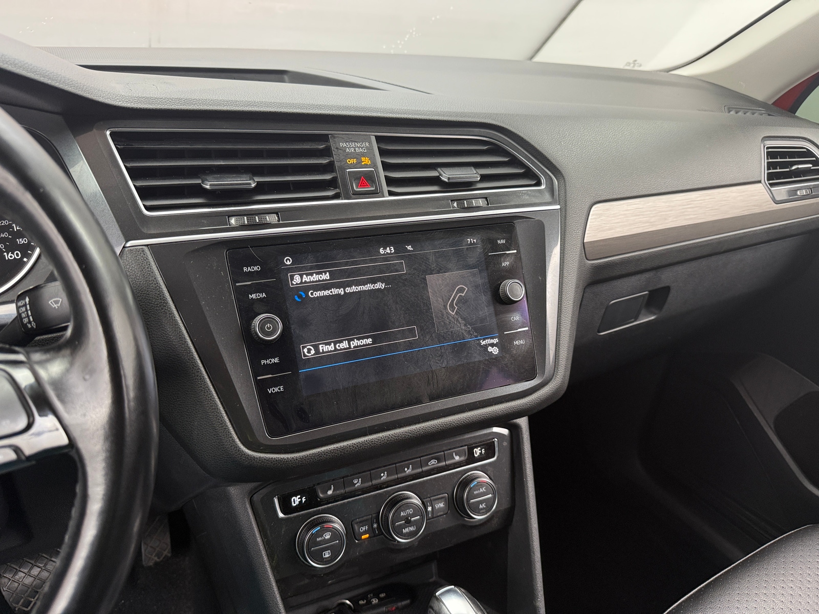 Thumbnail: 2018 Volkswagen Tiguan - 3