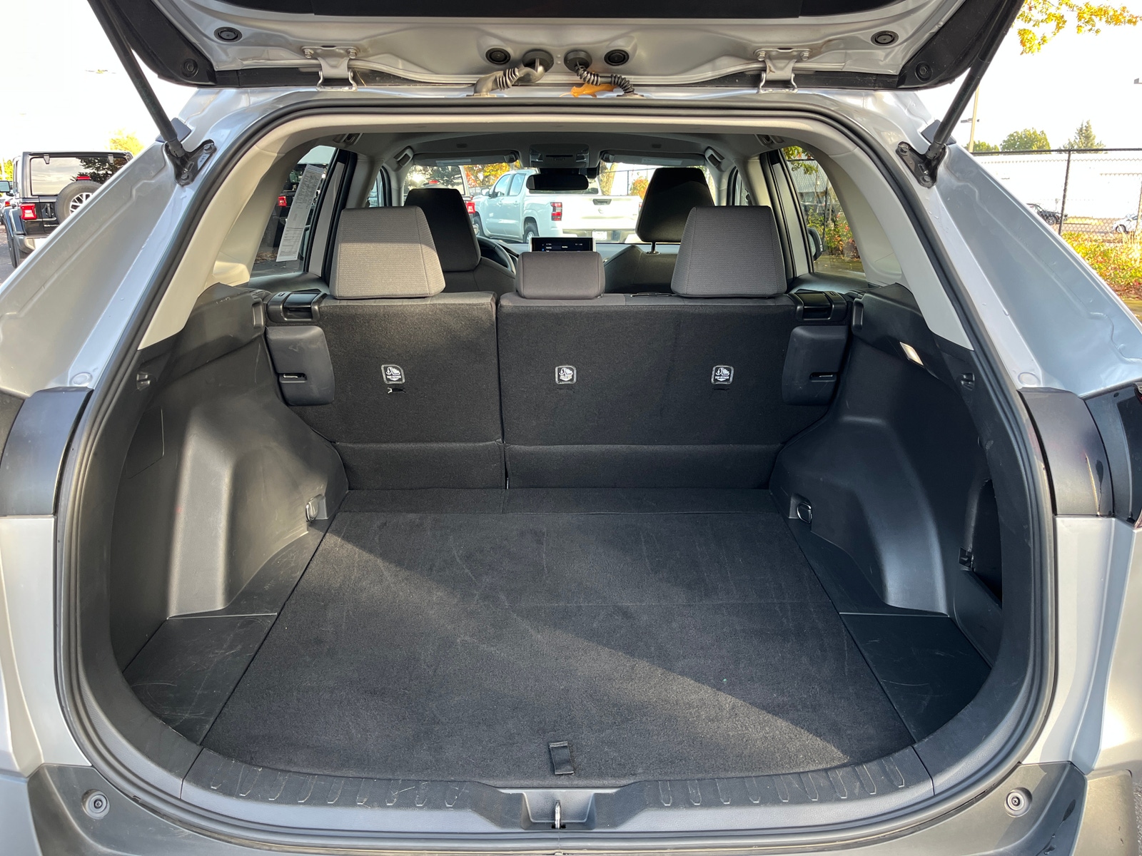 Thumbnail: 2025 Toyota RAV4 - 6