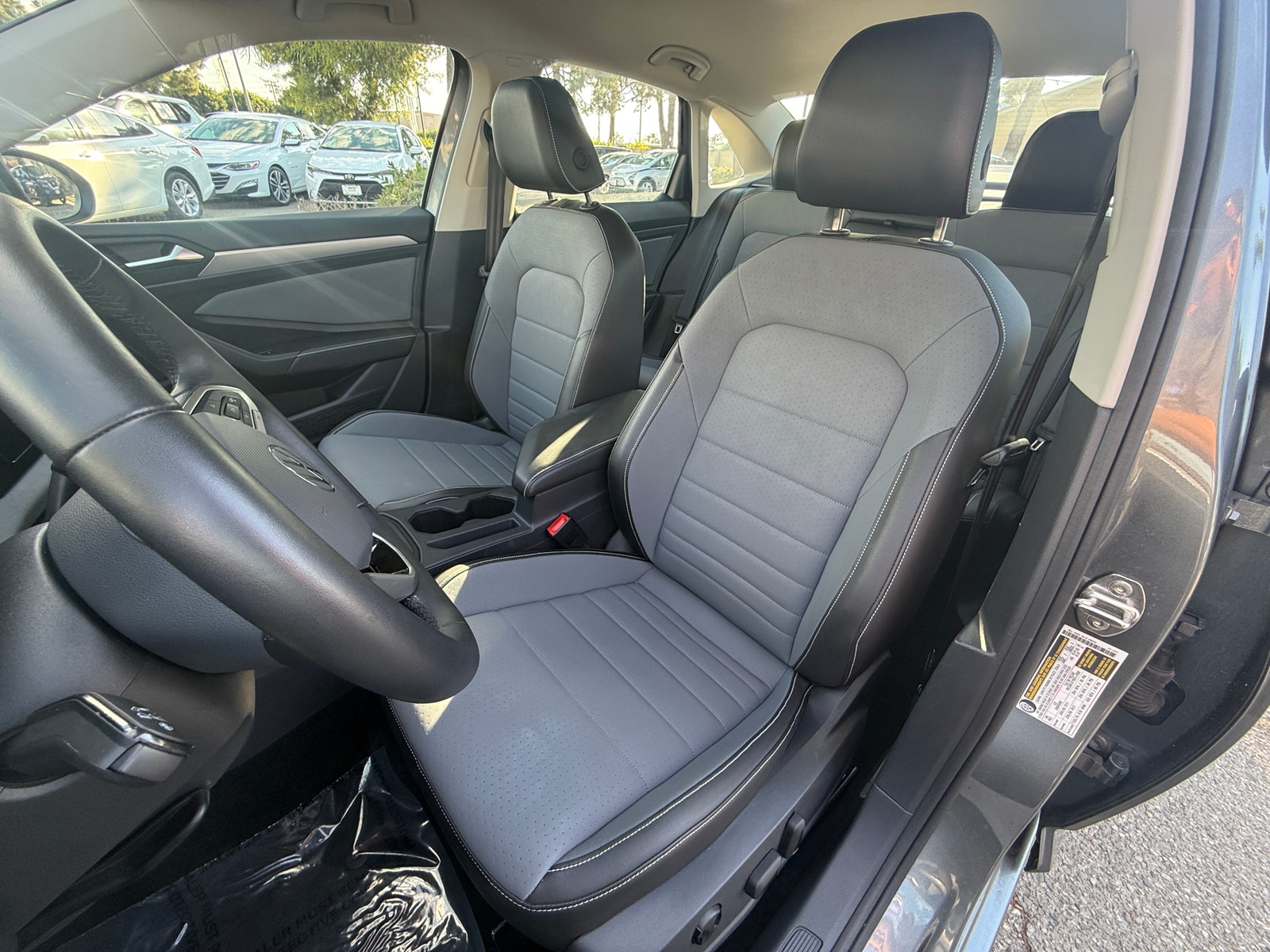 Thumbnail: 2025 Volkswagen Jetta - 2