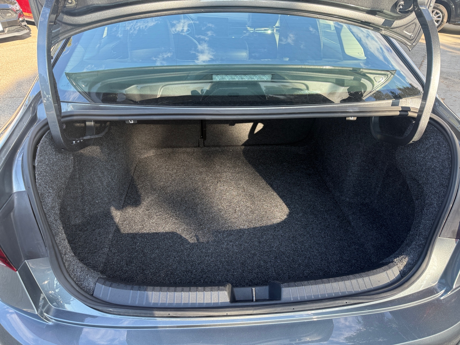 Thumbnail: 2025 Volkswagen Jetta - 4