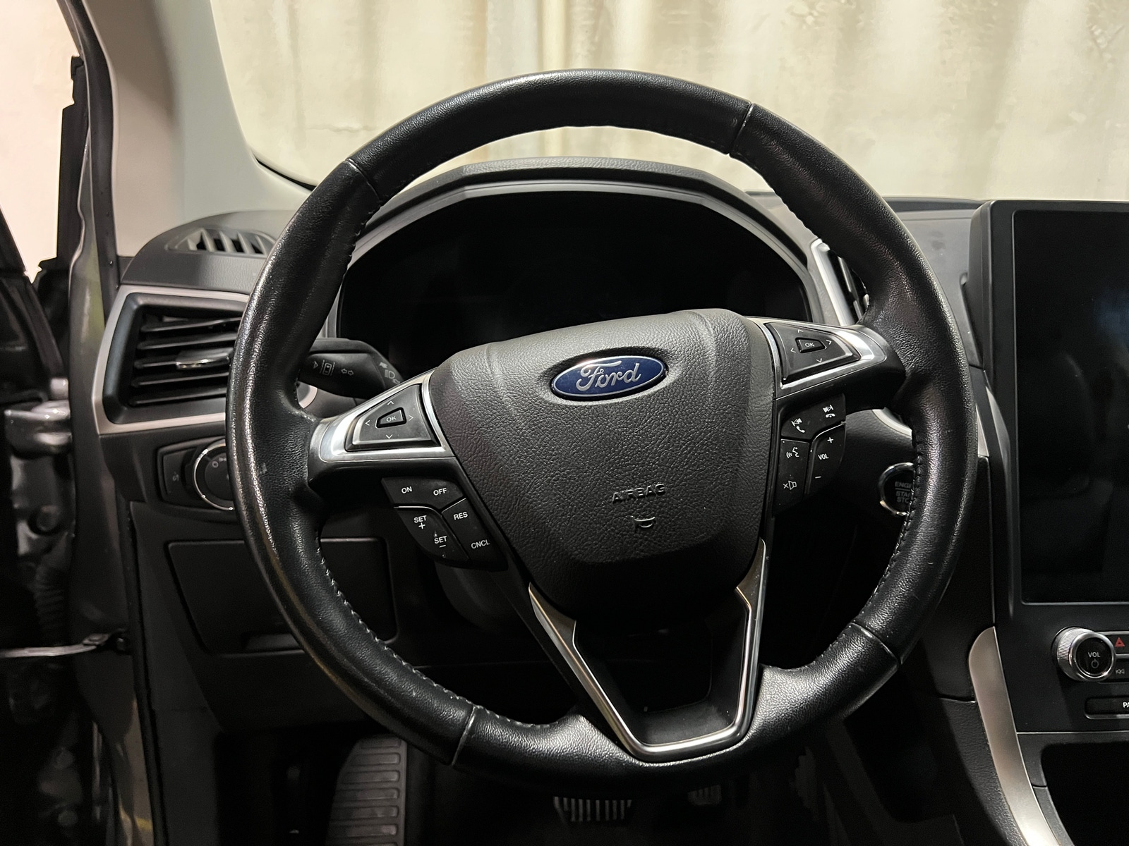 Thumbnail: 2023 Ford Edge - 4