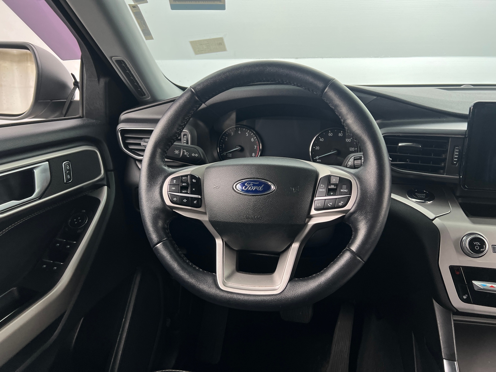 Thumbnail: 2022 Ford Explorer - 5
