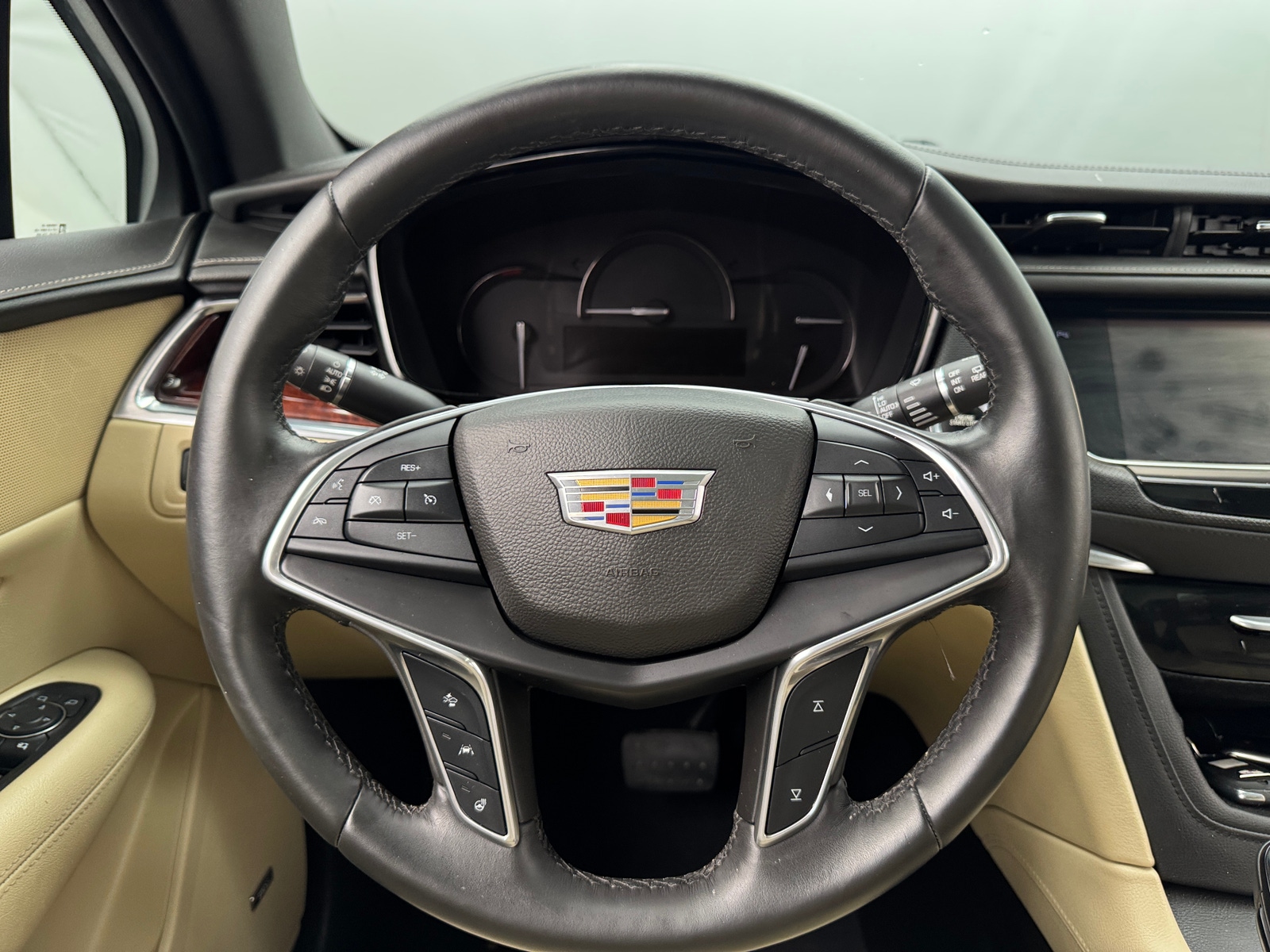 Thumbnail: 2017 Cadillac XT5 - 4