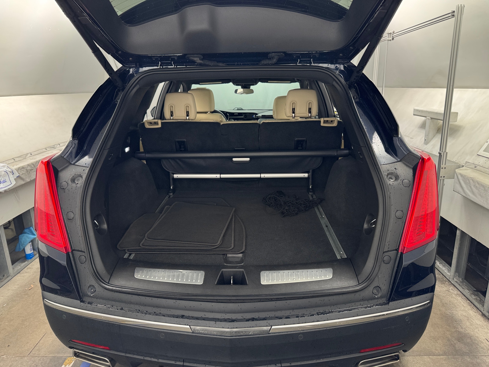 Thumbnail: 2017 Cadillac XT5 - 6