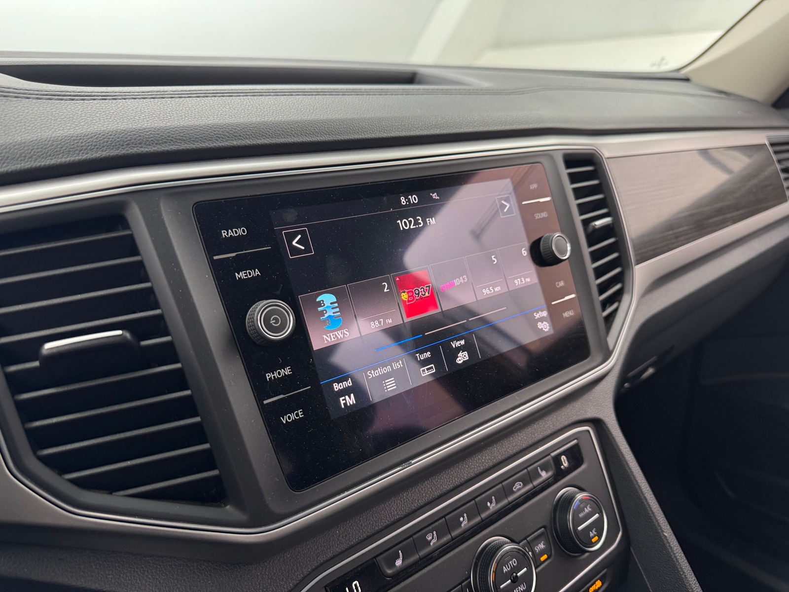 Thumbnail: 2018 Volkswagen Atlas - 3