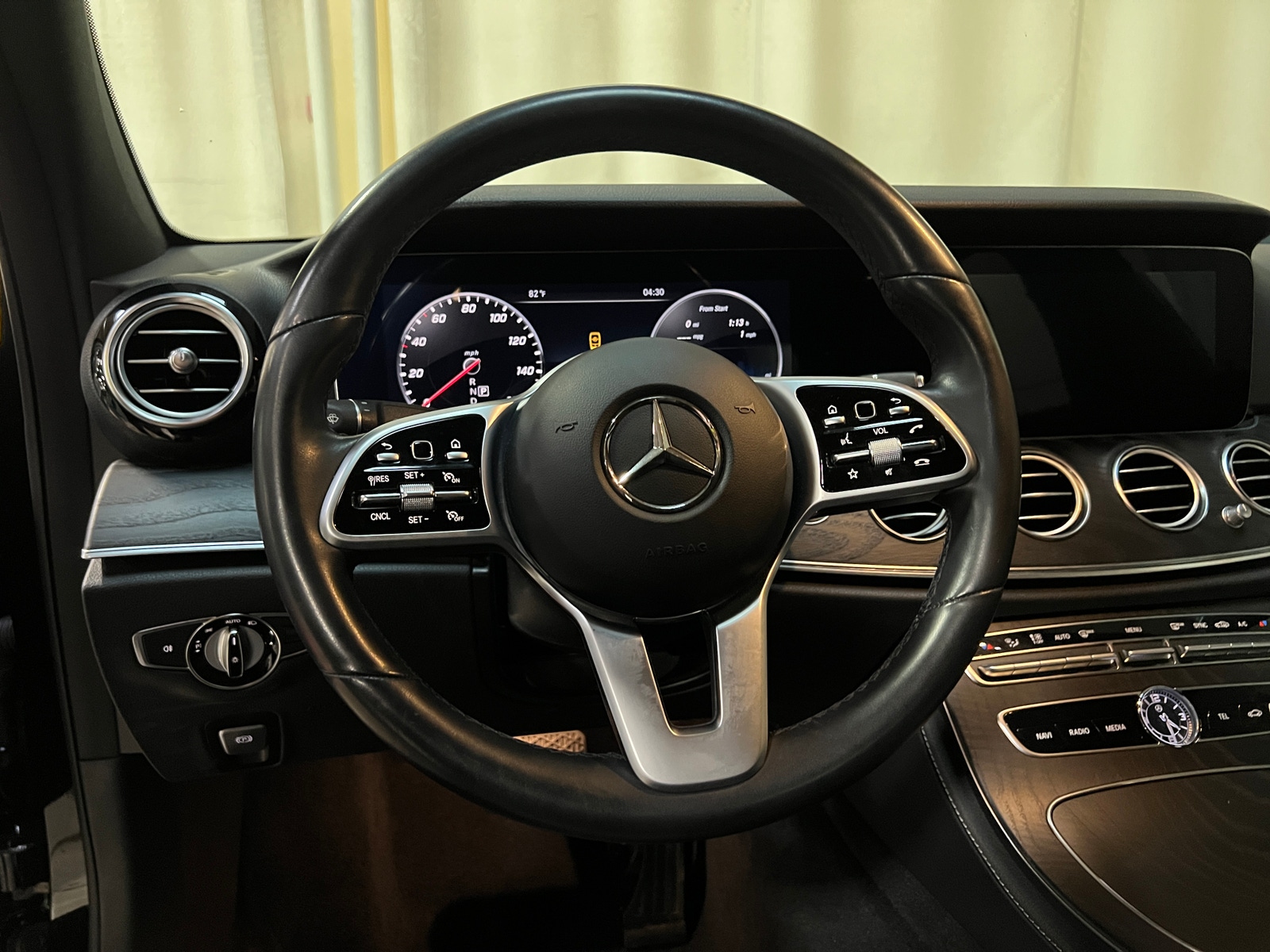 Thumbnail: 2020 Mercedes-Benz E-Class - 4