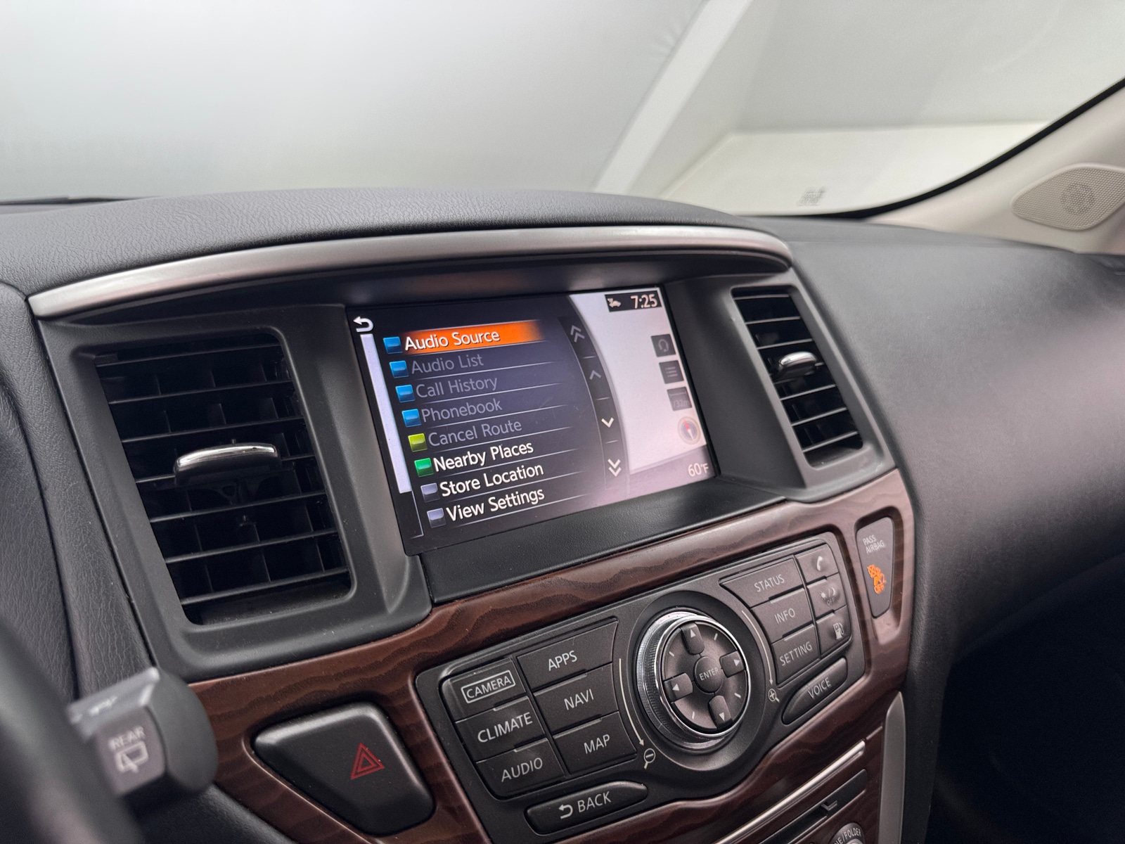 Thumbnail: 2018 Nissan Pathfinder - 3