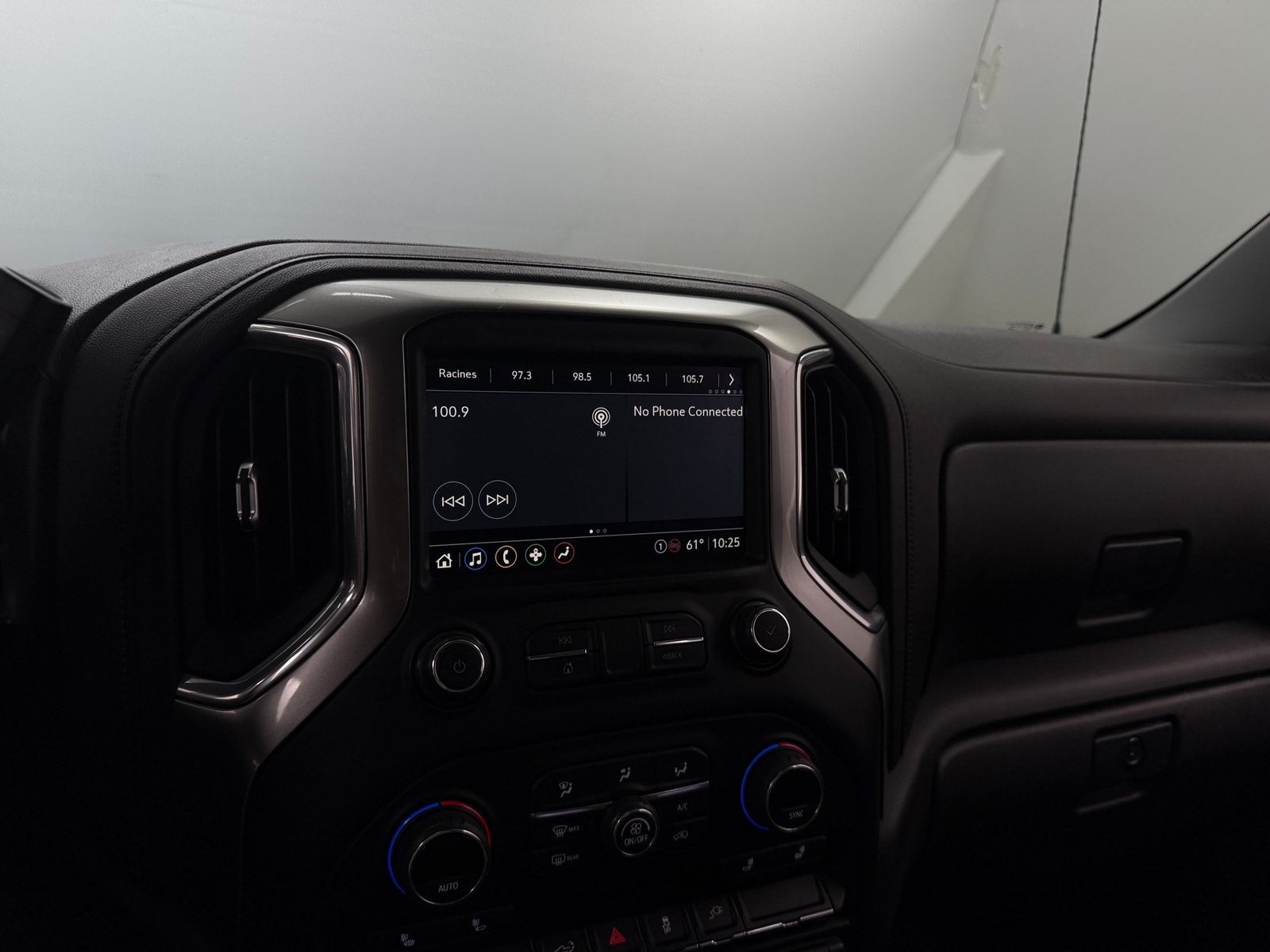 Thumbnail: 2021 Chevrolet Silverado 1500 - 4