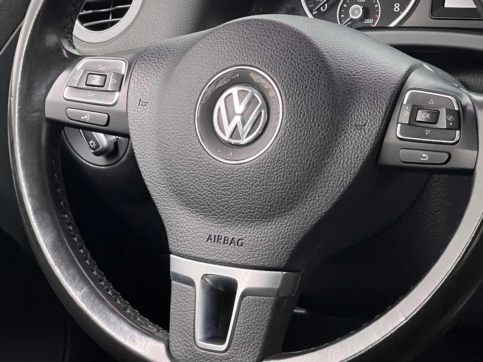 Thumbnail: 2018 Volkswagen Tiguan - 5
