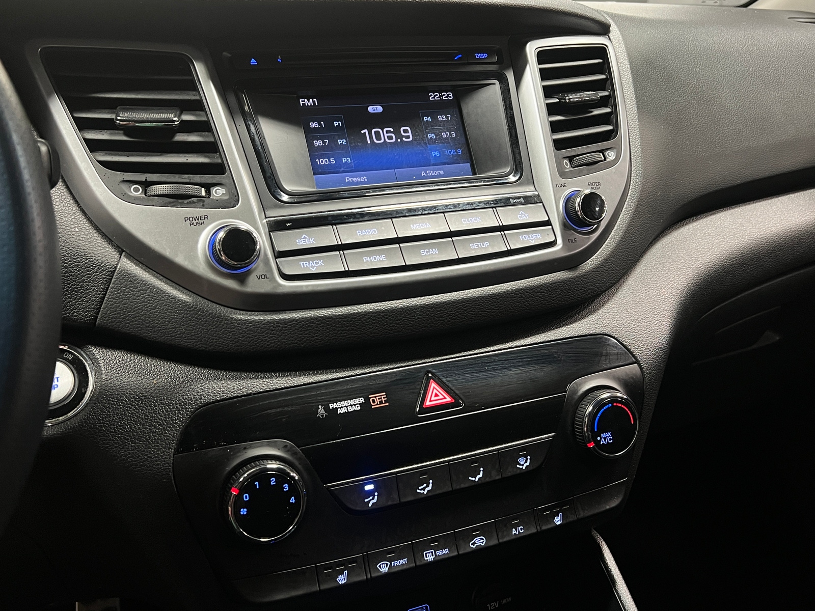 Thumbnail: 2017 Hyundai Tucson - 4