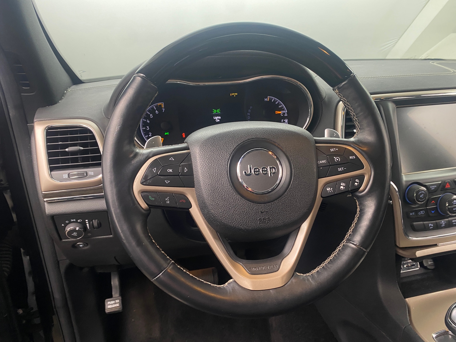 Thumbnail: 2015 Jeep Grand Cherokee - 4