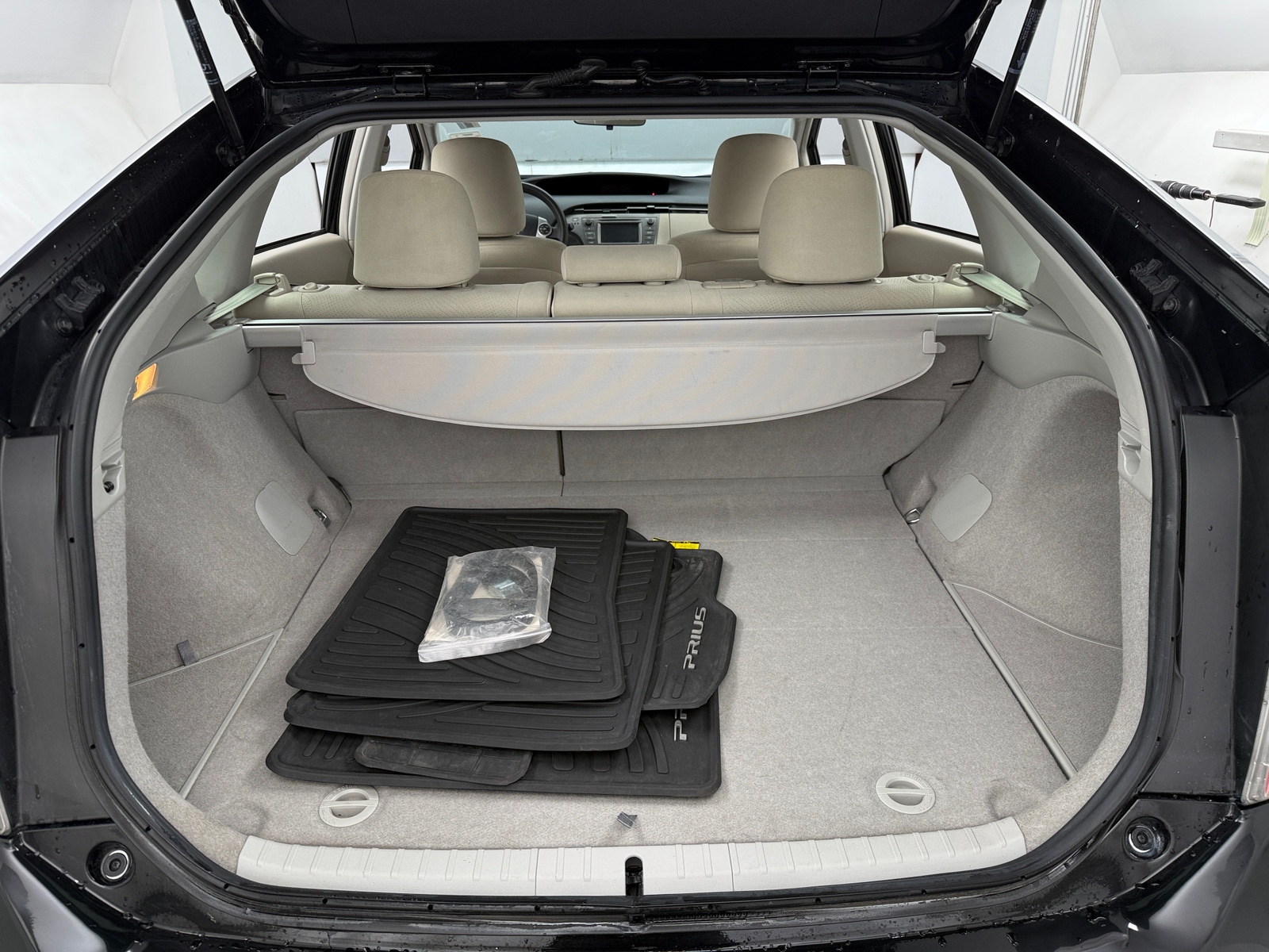 Thumbnail: 2013 Toyota Prius - 7