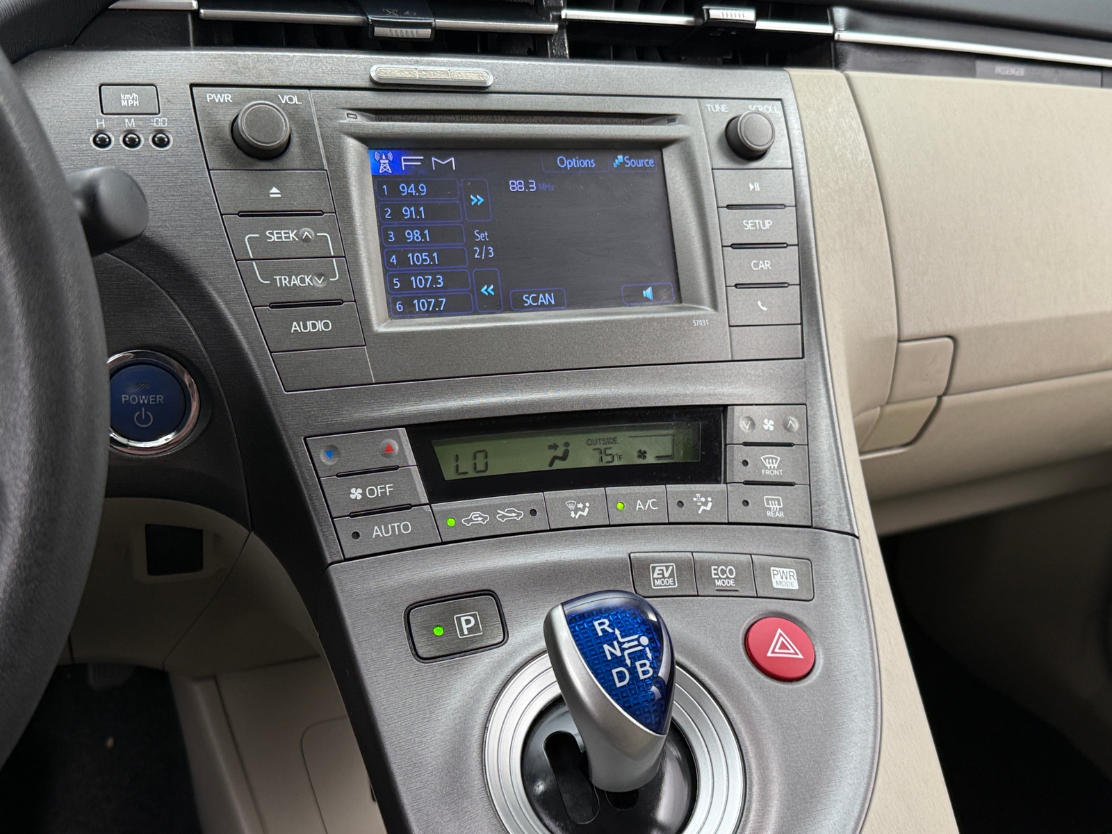 Thumbnail: 2013 Toyota Prius - 4