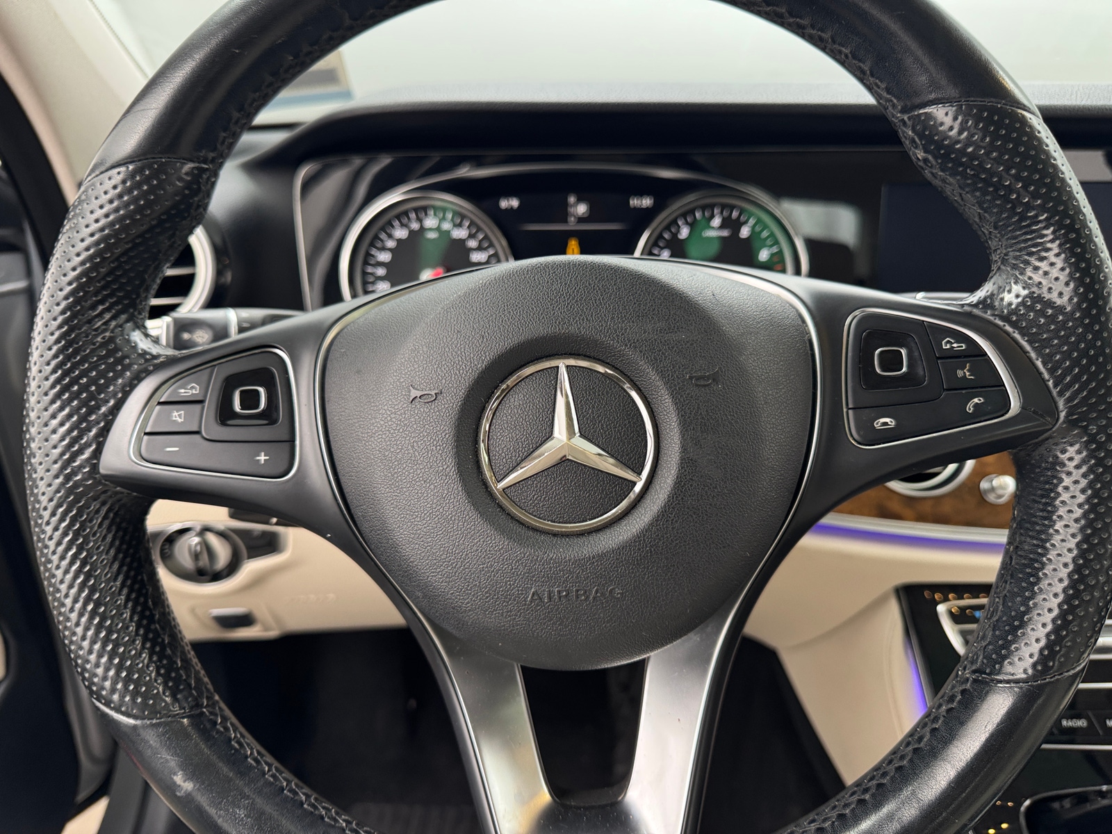 Thumbnail: 2017 Mercedes-Benz E-Class - 4