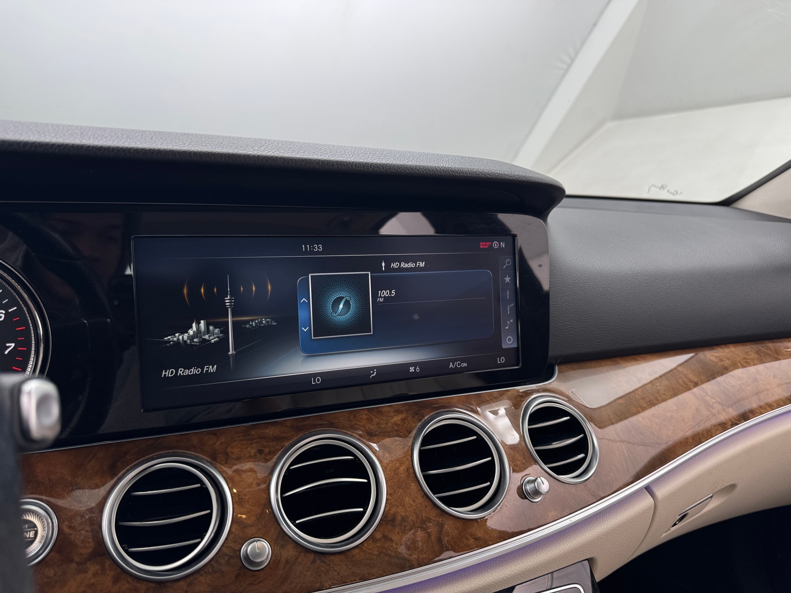 Thumbnail: 2017 Mercedes-Benz E-Class - 3