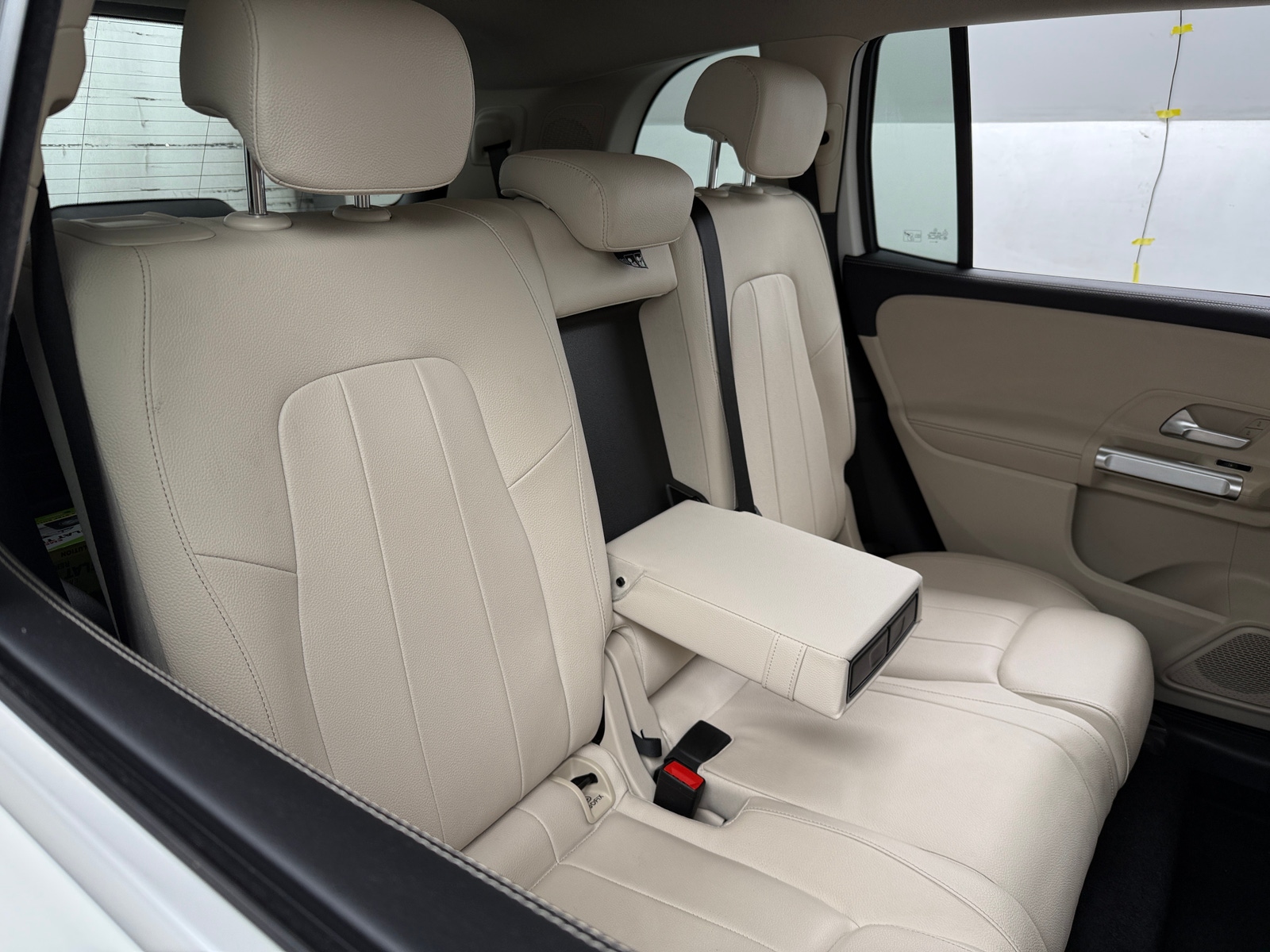 Thumbnail: 2021 Mercedes-Benz GLB - 5