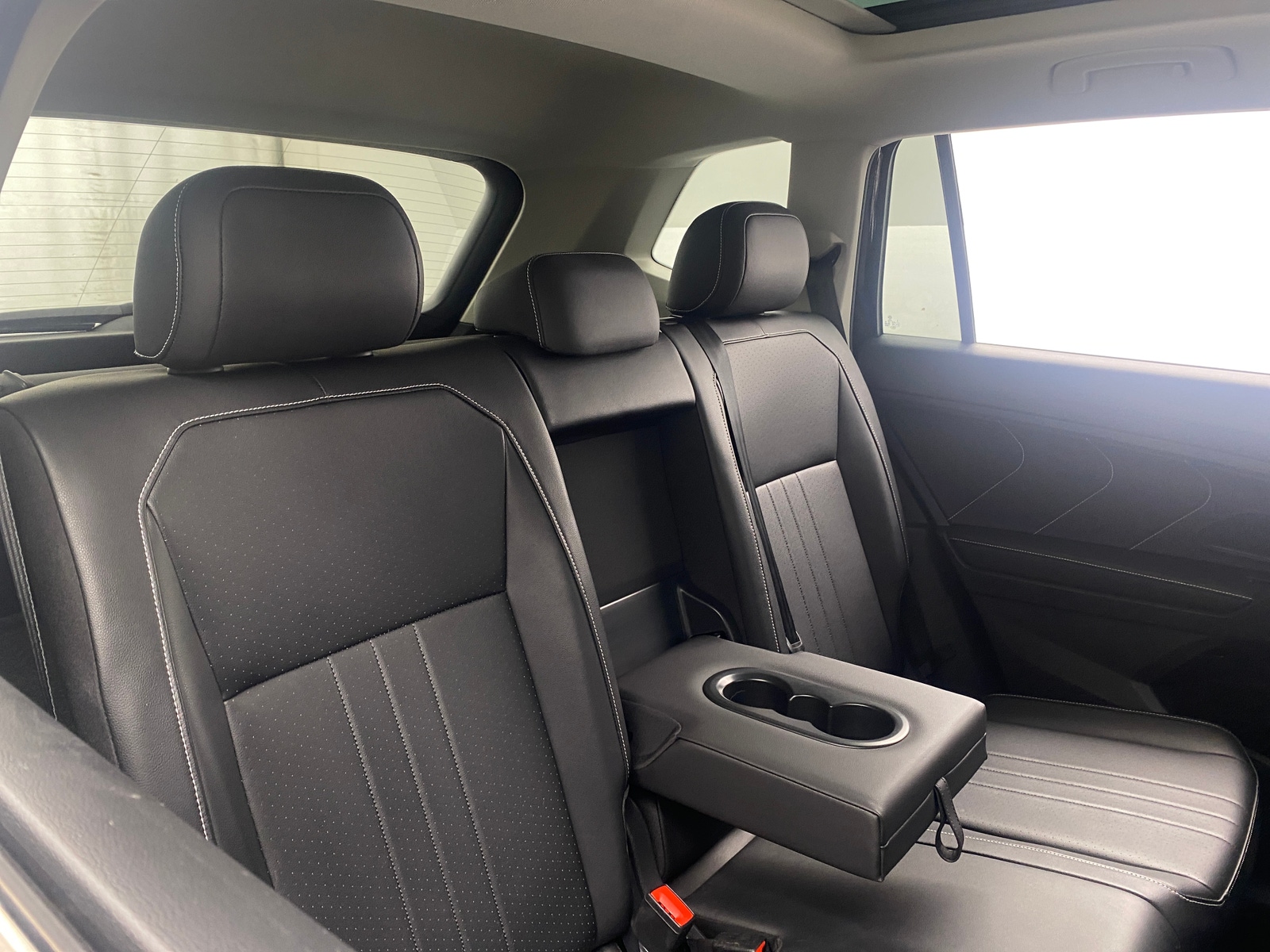 Thumbnail: 2022 Volkswagen Tiguan - 5