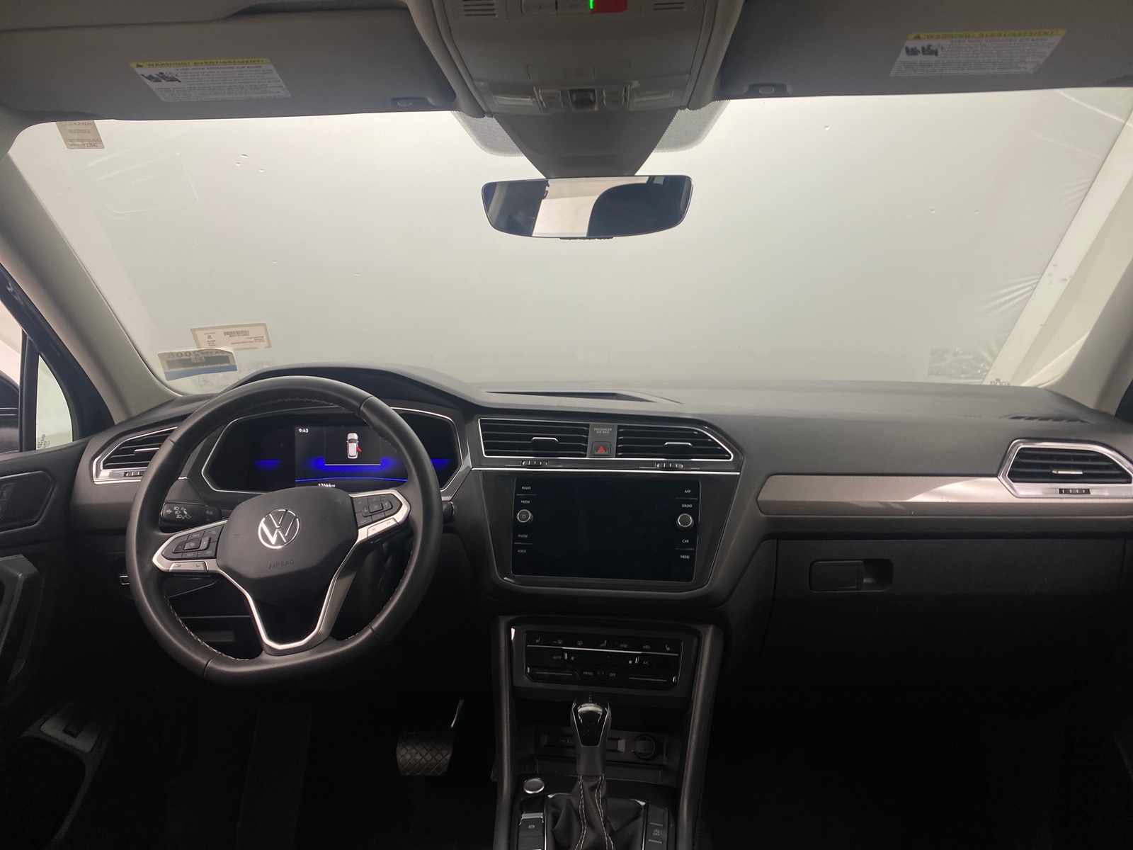 Thumbnail: 2022 Volkswagen Tiguan - 2