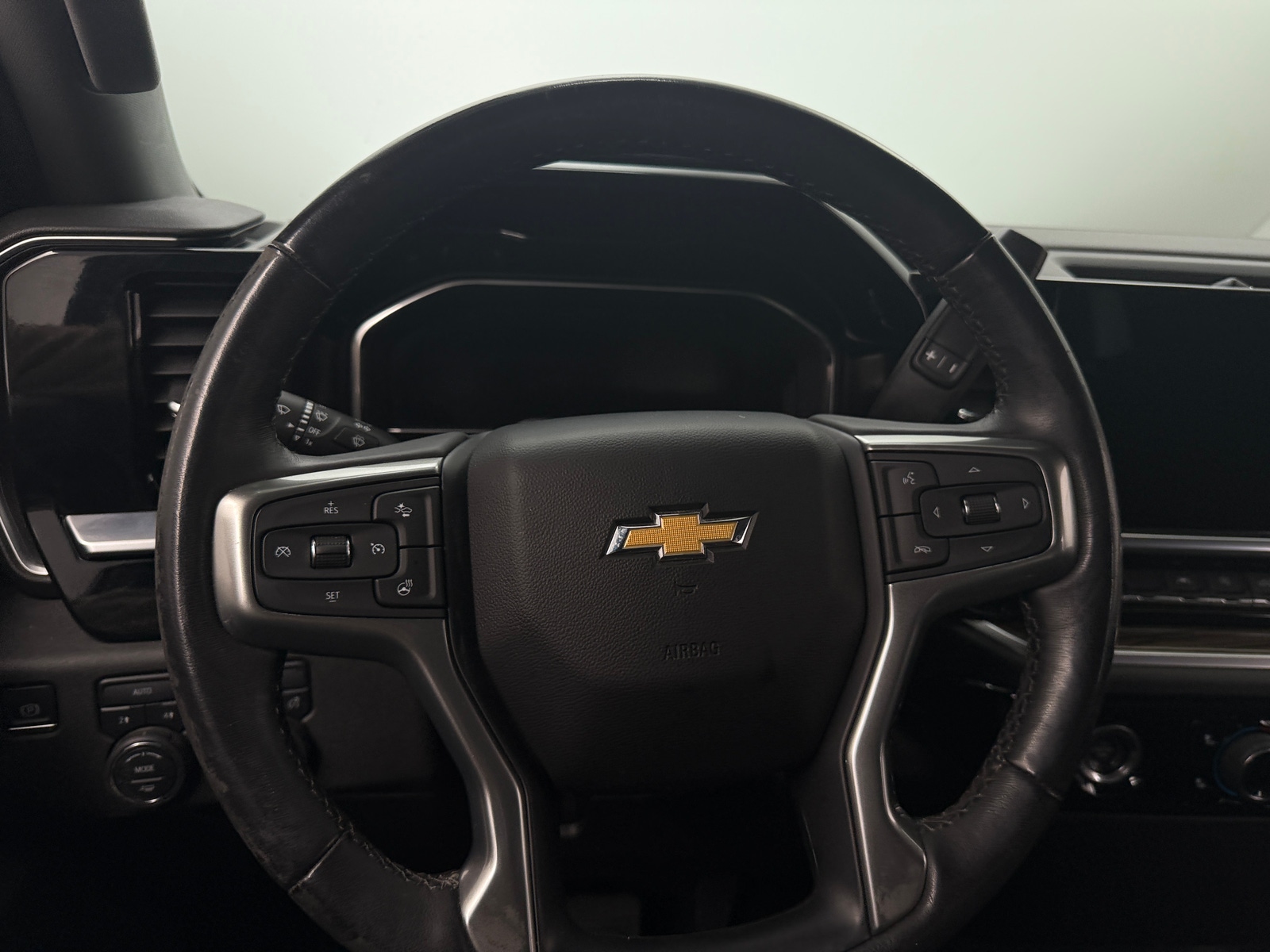 Thumbnail: 2022 Chevrolet Silverado 1500 - 5
