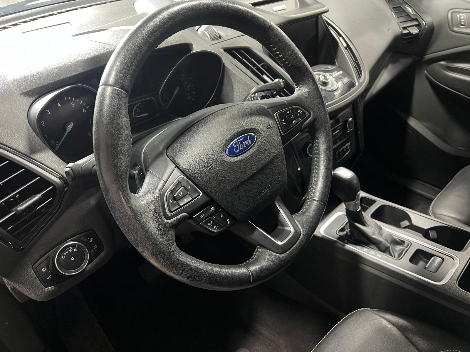 Thumbnail: 2017 Ford Escape - 4