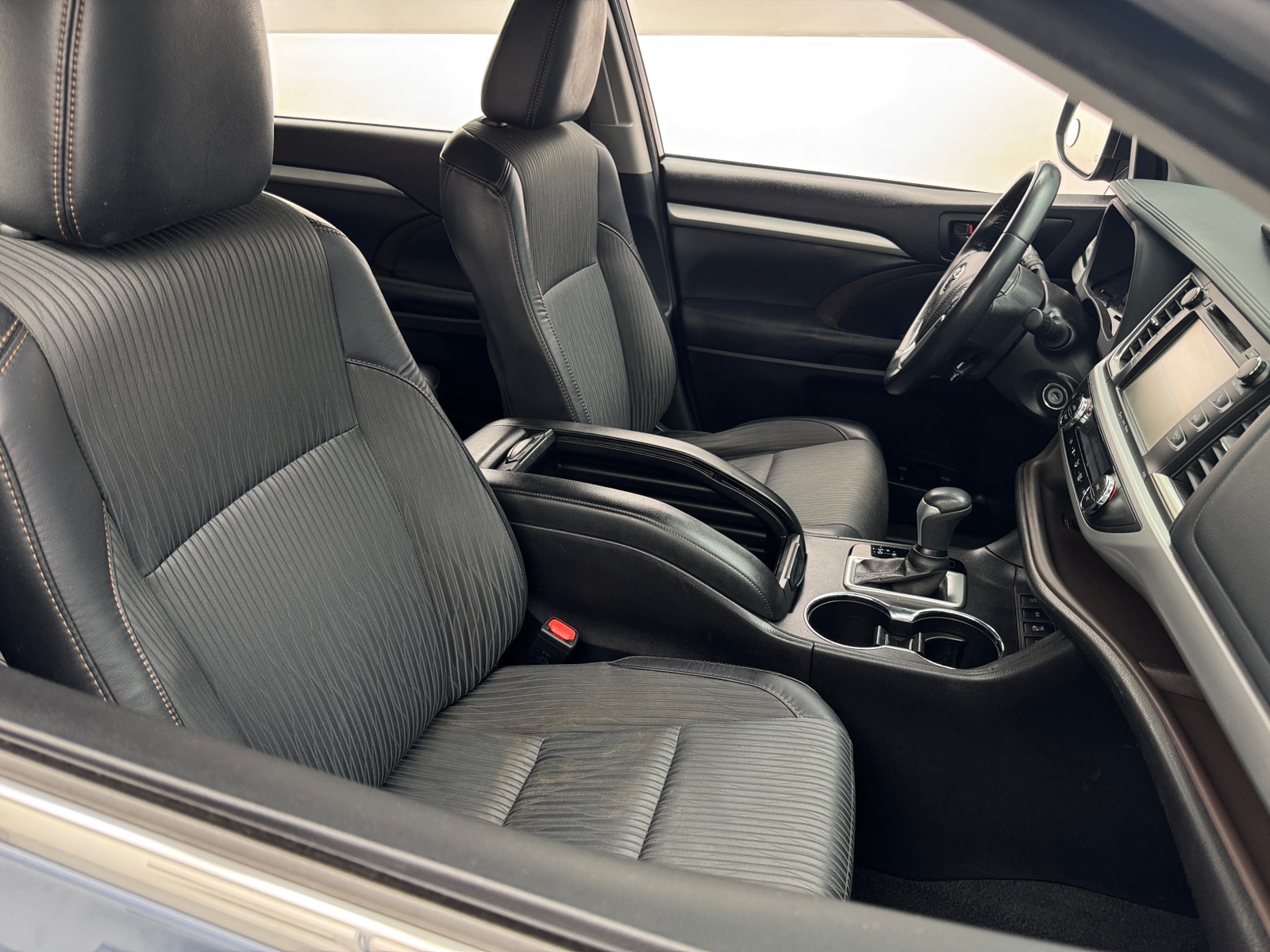 Thumbnail: 2017 Toyota Highlander - 2