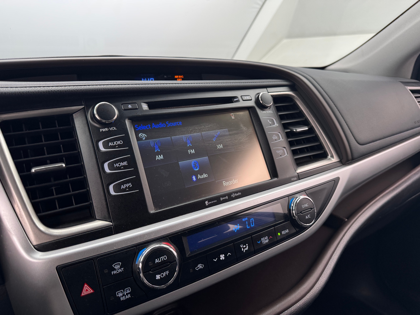 Thumbnail: 2017 Toyota Highlander - 4
