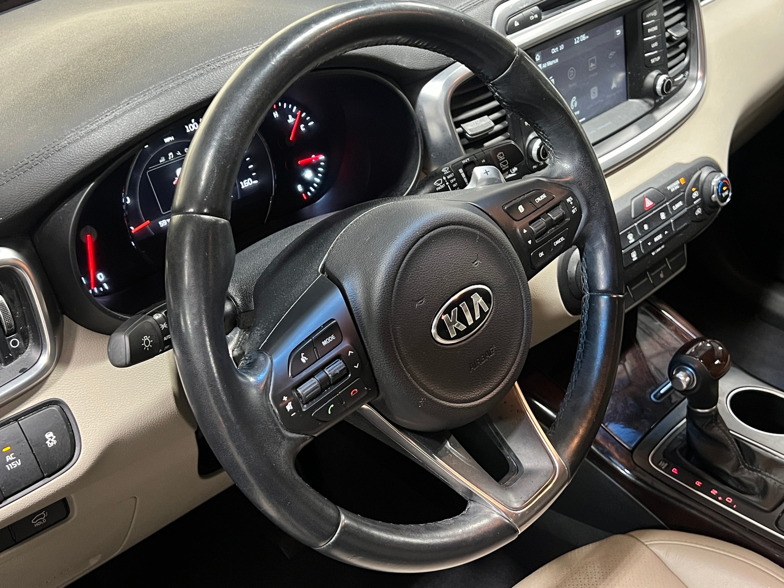 Thumbnail: 2017 Kia Sorento - 4