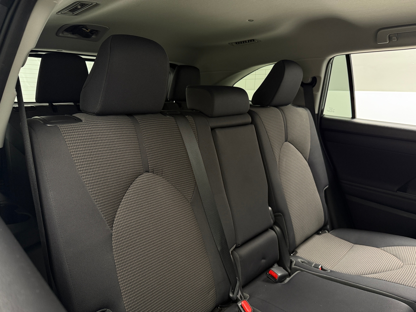 Thumbnail: 2023 Toyota Highlander - 6