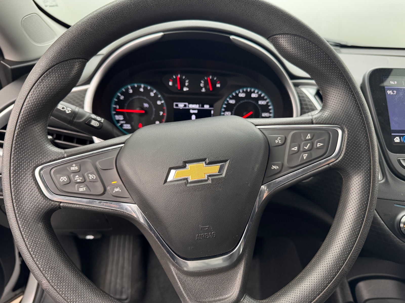 Thumbnail: 2023 Chevrolet Malibu - 5