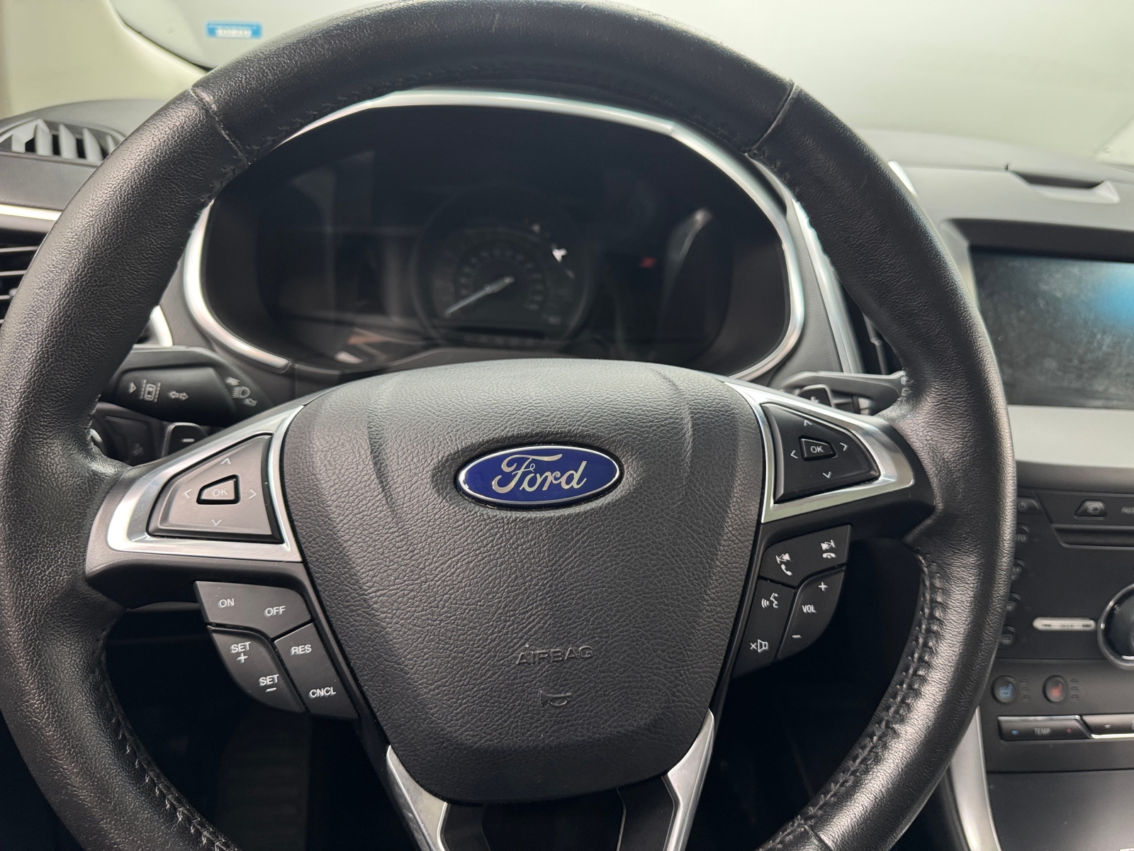 Thumbnail: 2015 Ford Edge - 4