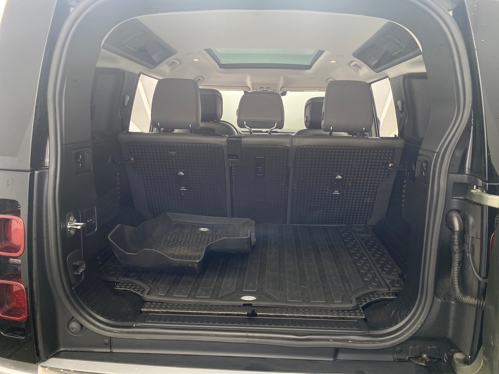 Thumbnail: 2020 Land Rover Defender - 6