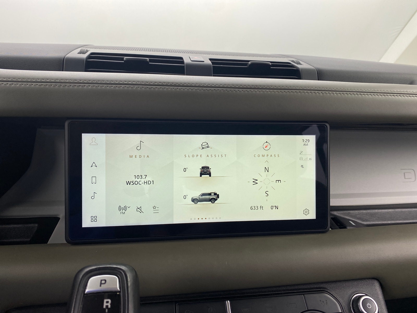 Thumbnail: 2020 Land Rover Defender - 3