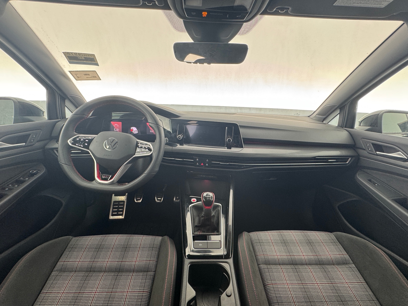 Thumbnail: 2024 Volkswagen Golf - 3