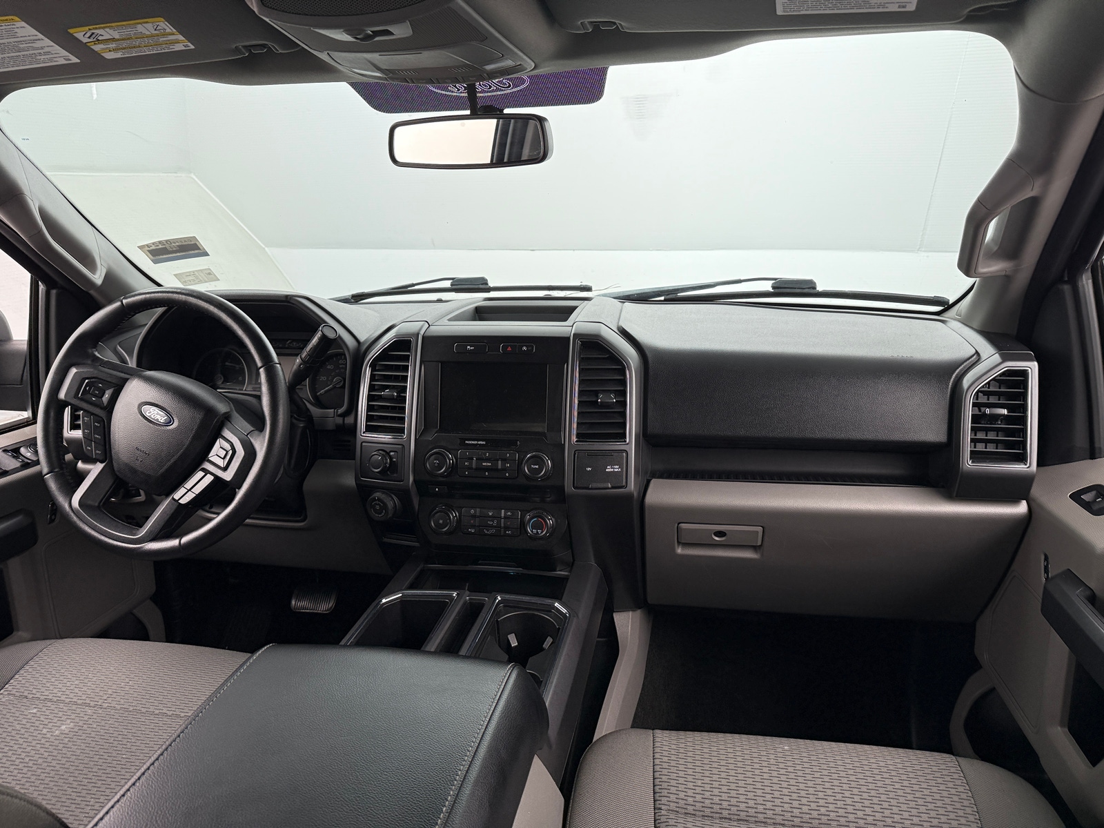 Thumbnail: 2018 Ford Econoline - 3