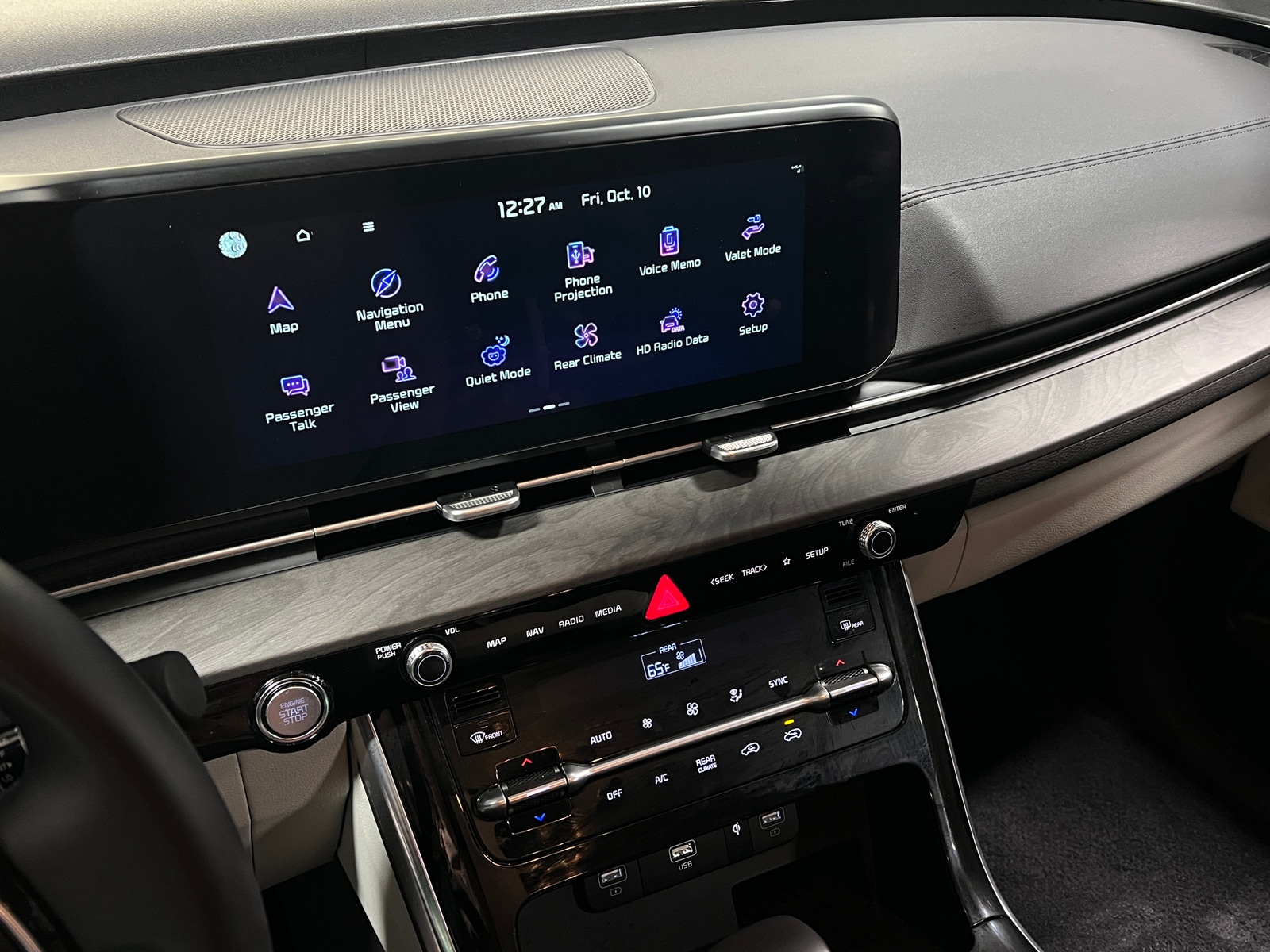 Thumbnail: 2024 Kia Carnival - 3