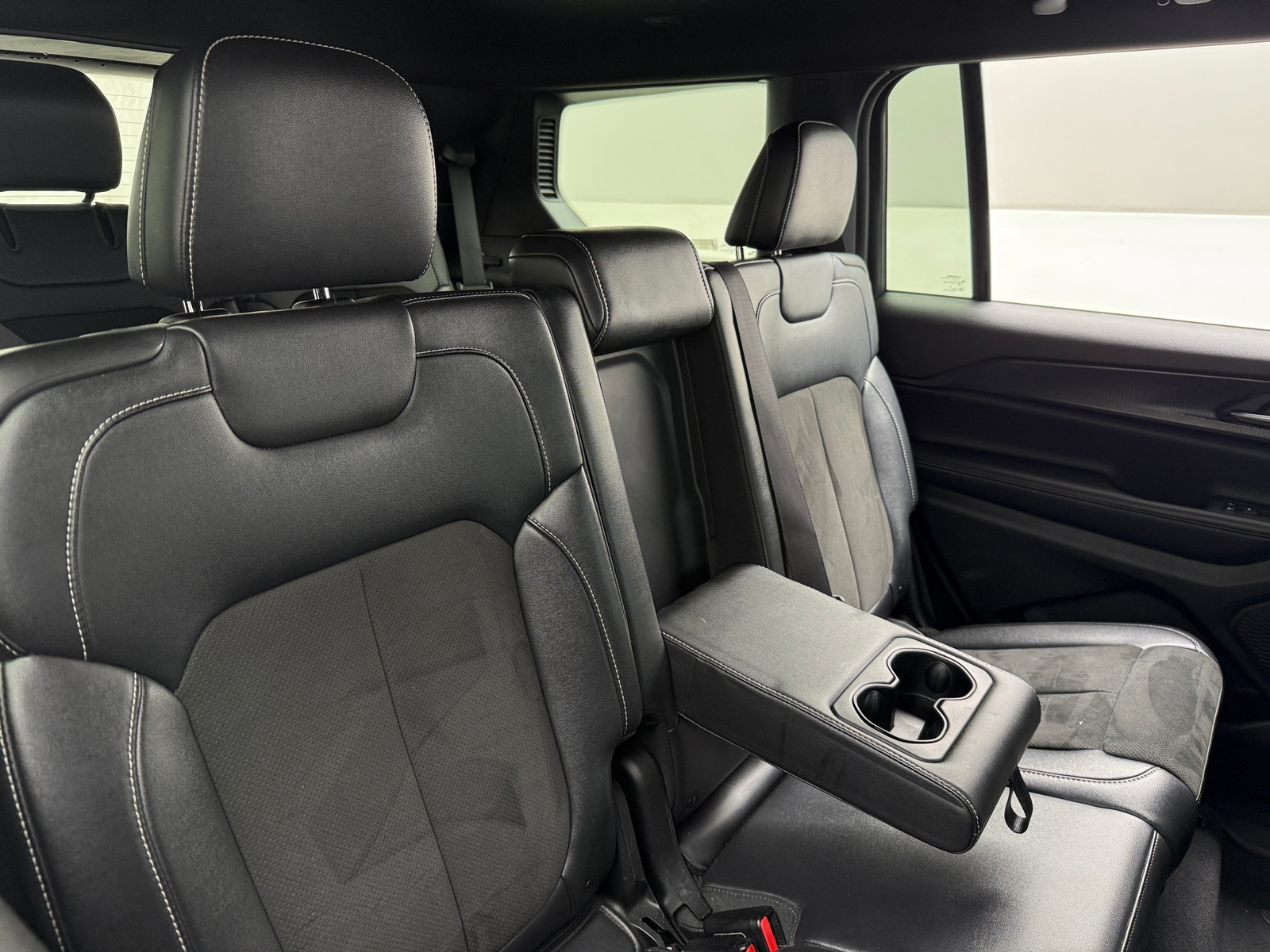 Thumbnail: 2023 Jeep Grand Cherokee L - 5