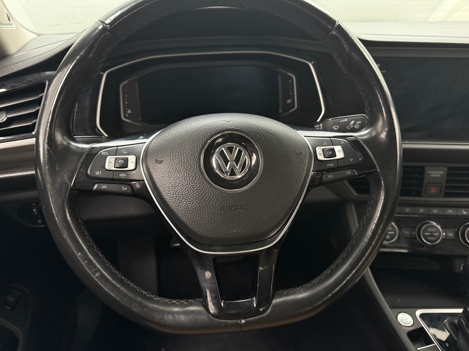 Thumbnail: 2019 Volkswagen Jetta - 4