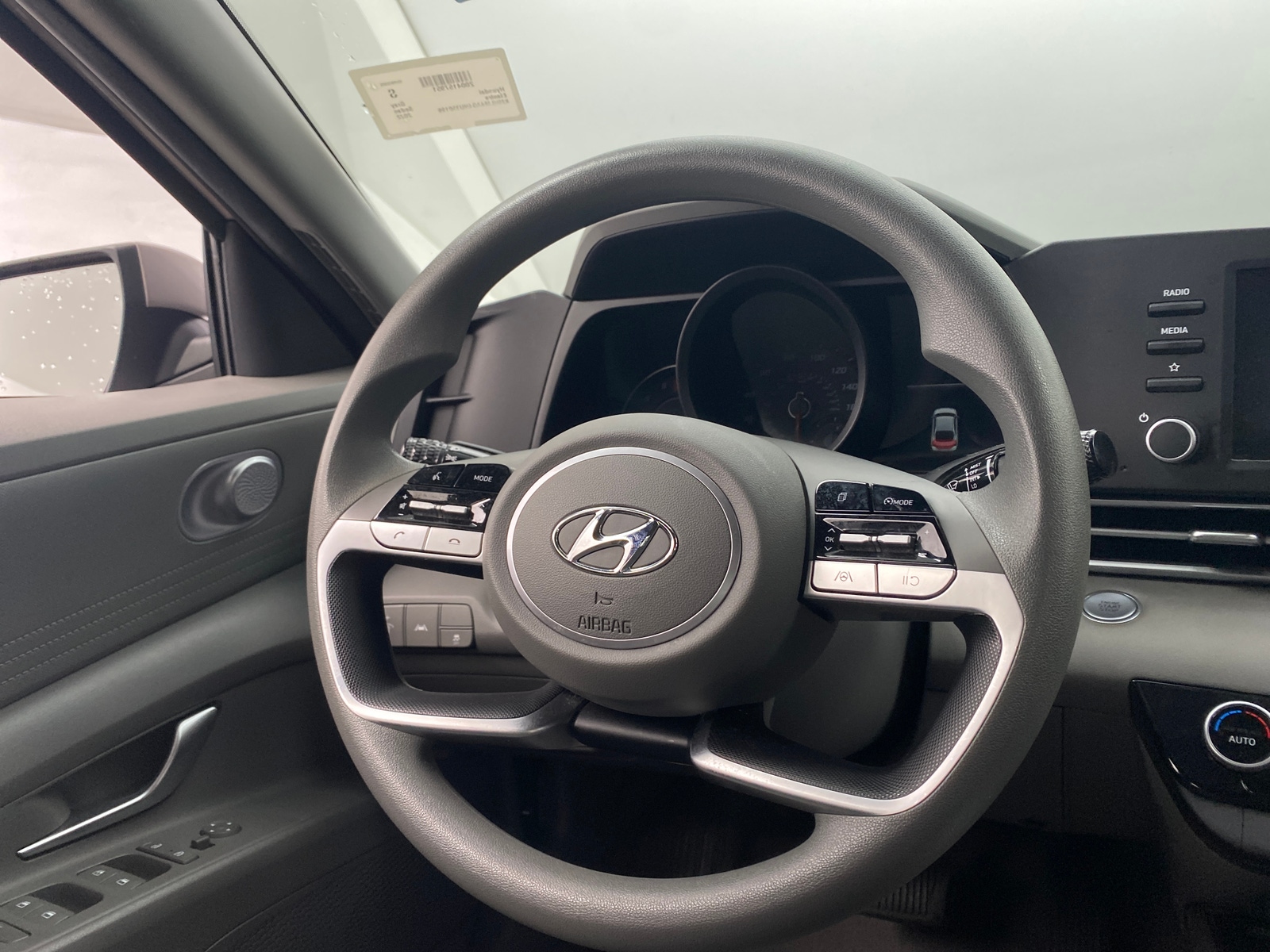 Thumbnail: 2022 Hyundai Elantra - 5