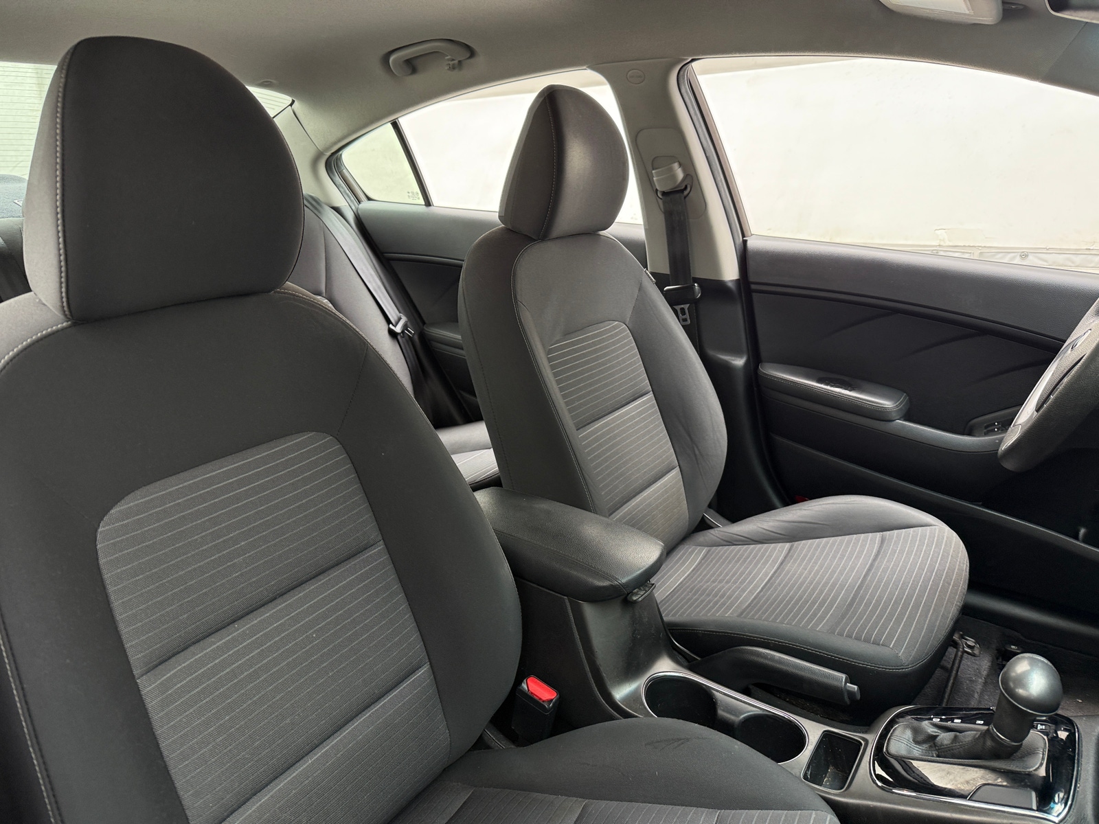 Thumbnail: 2017 Kia Forte - 2
