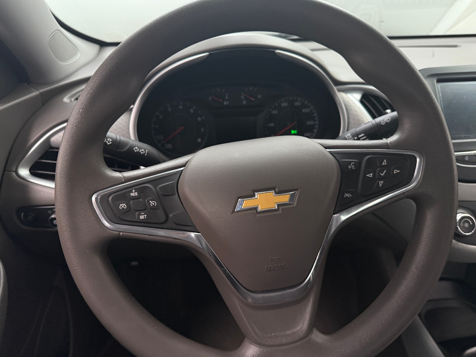 Thumbnail: 2016 Chevrolet Malibu - 5