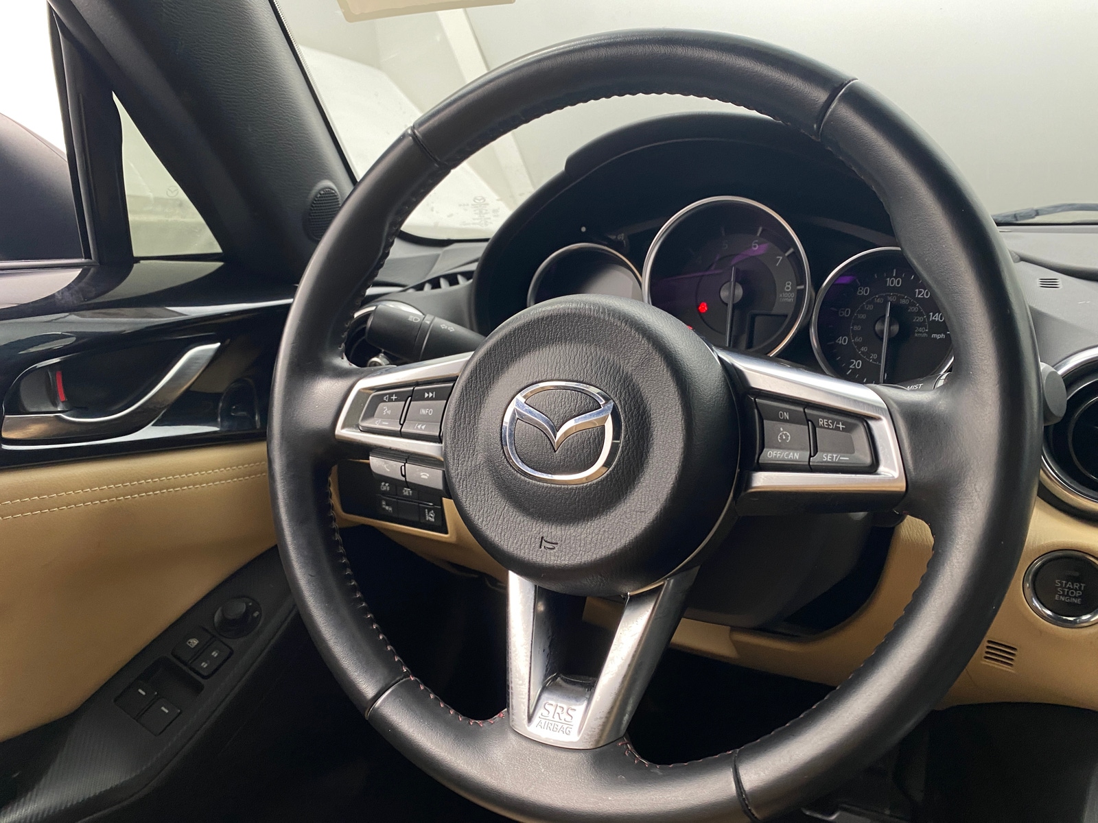 Thumbnail: 2016 Mazda MX-5 Miata - 4