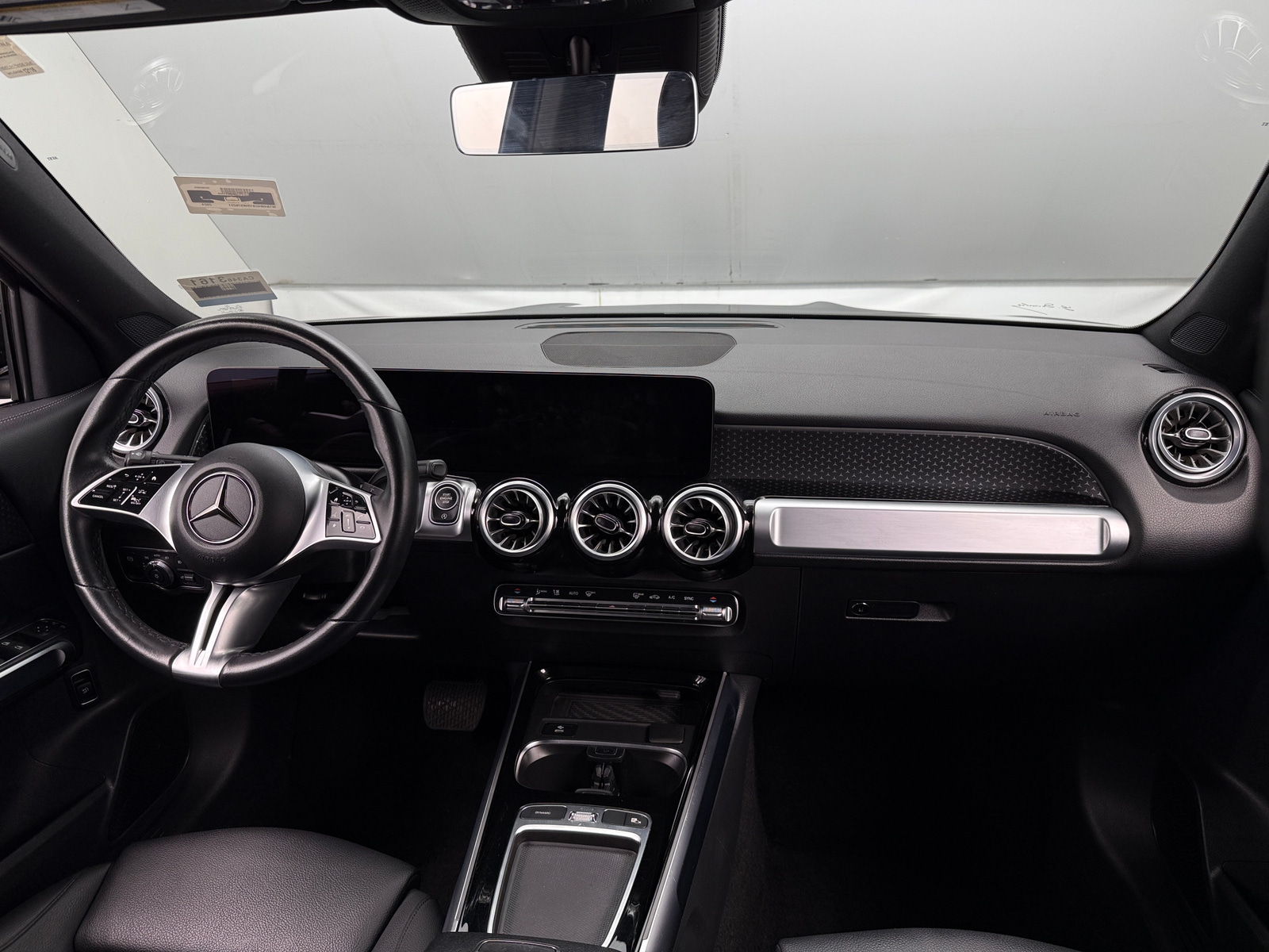 Thumbnail: 2024 Mercedes-Benz GLB - 2