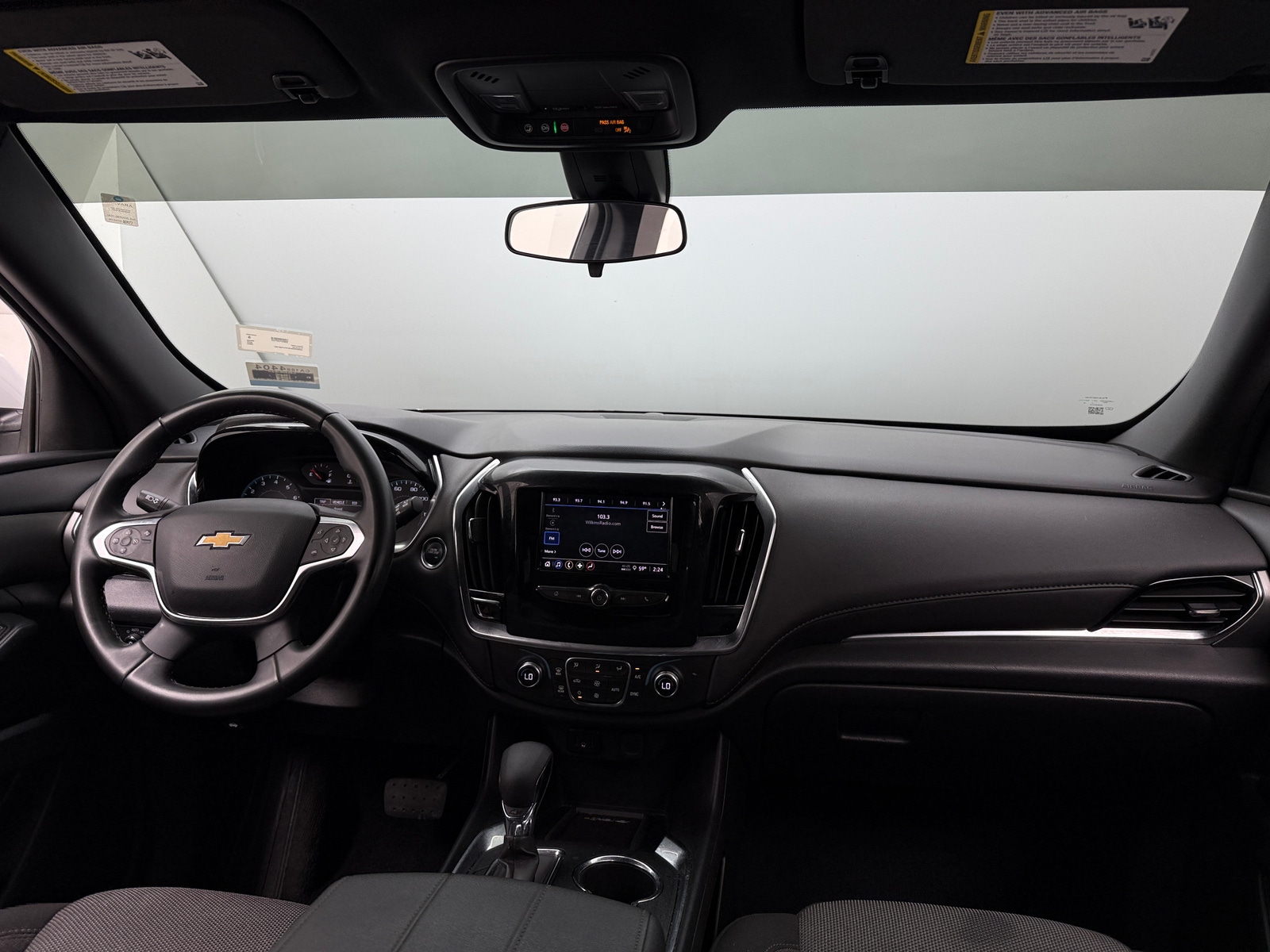 Thumbnail: 2023 Chevrolet Traverse - 3