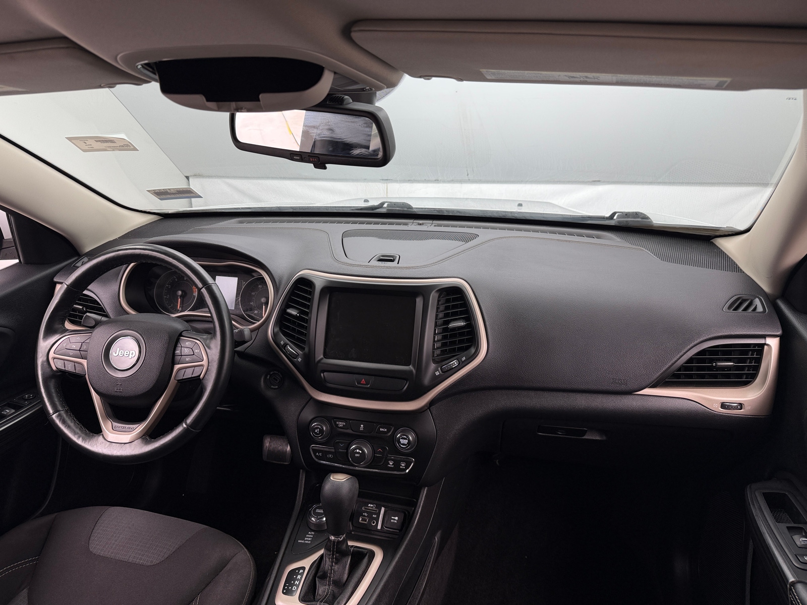 Thumbnail: 2017 Jeep Cherokee - 3