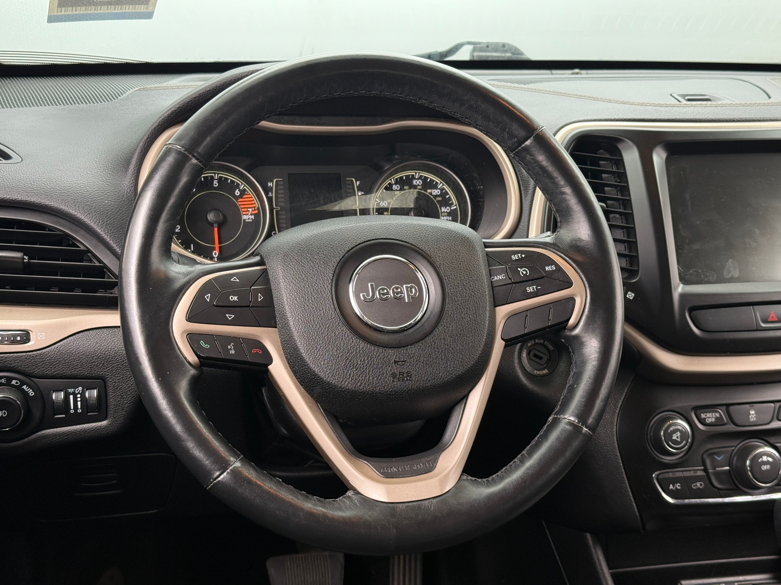 Thumbnail: 2017 Jeep Cherokee - 5