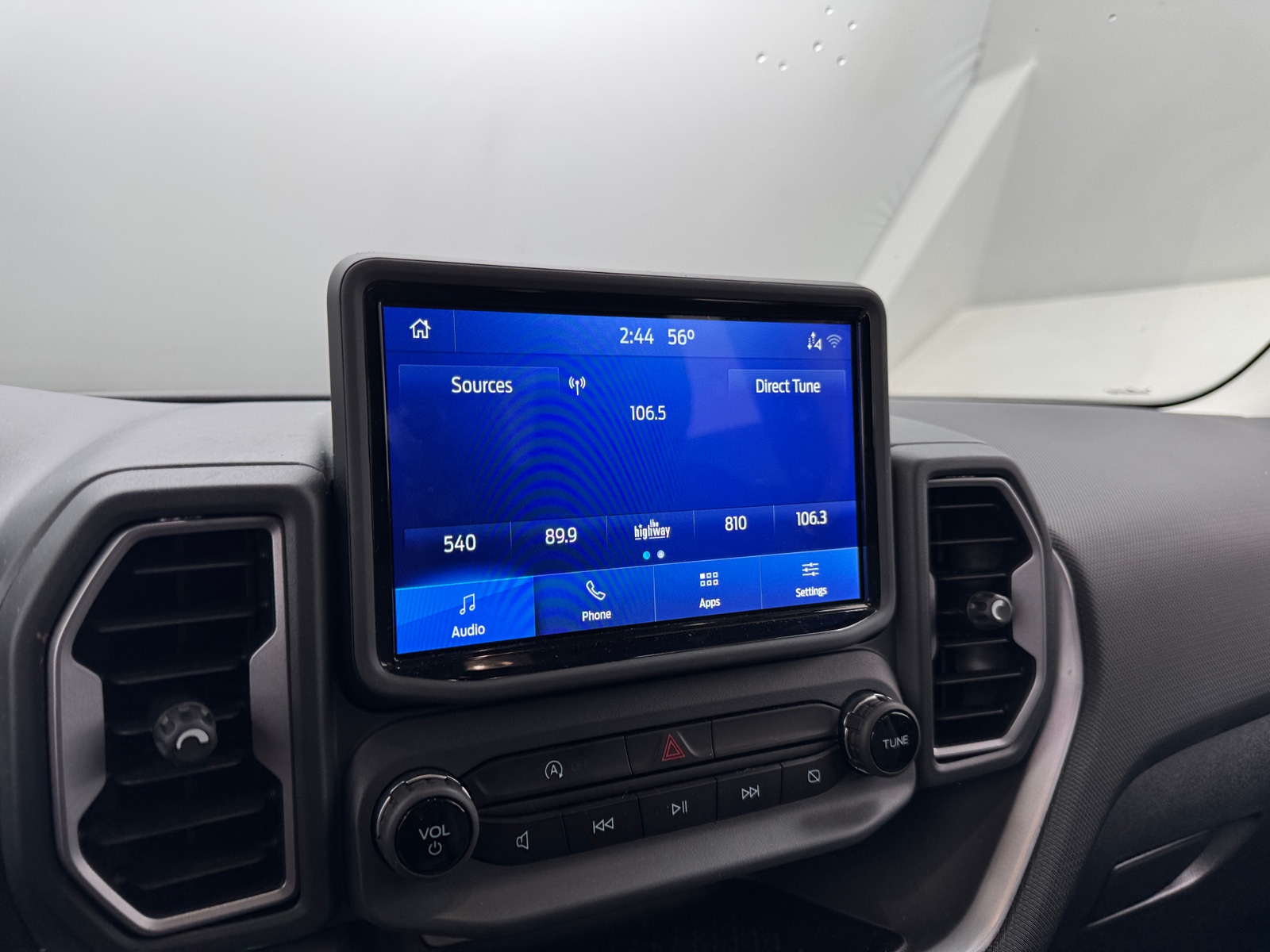 Thumbnail: 2021 Ford Bronco Sport - 4