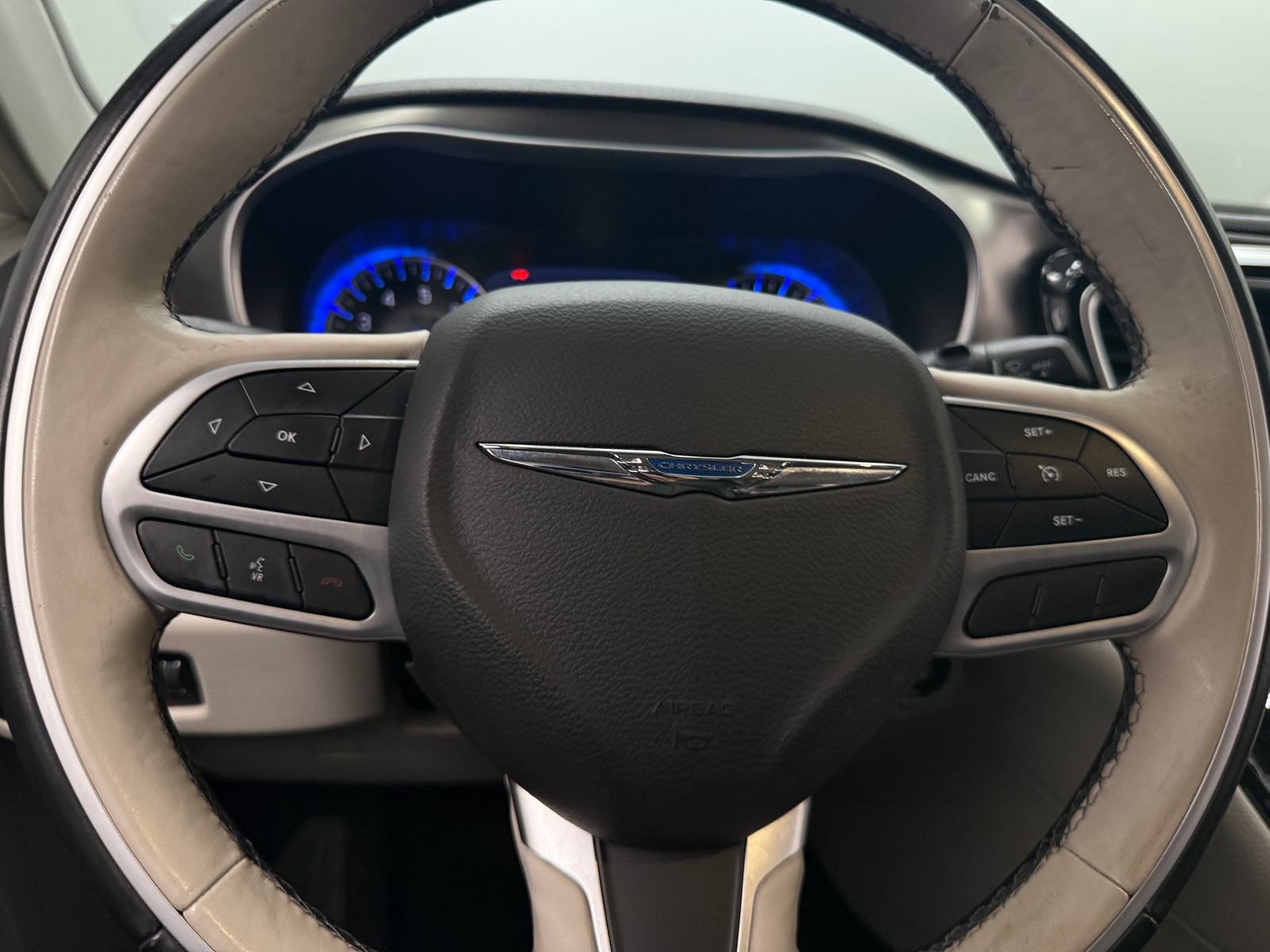 Thumbnail: 2018 Chrysler Pacifica - 4