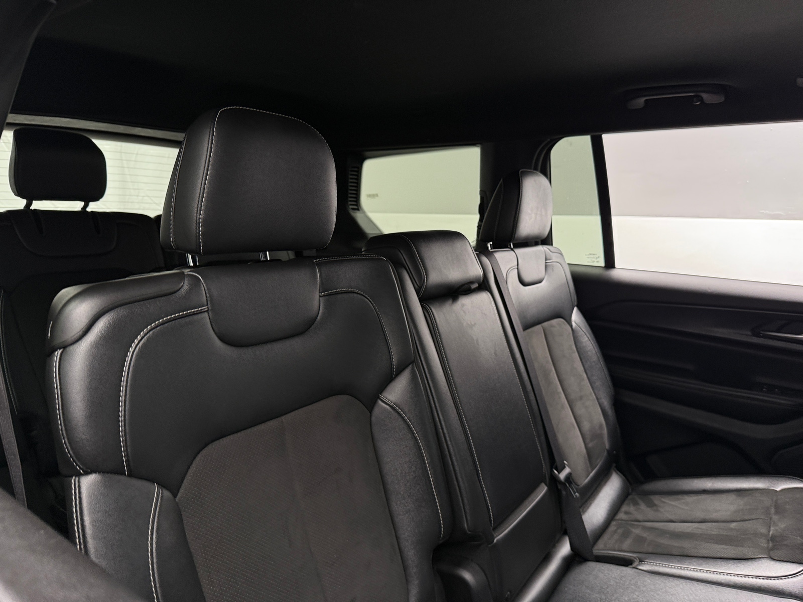 Thumbnail: 2023 Jeep Grand Cherokee L - 5