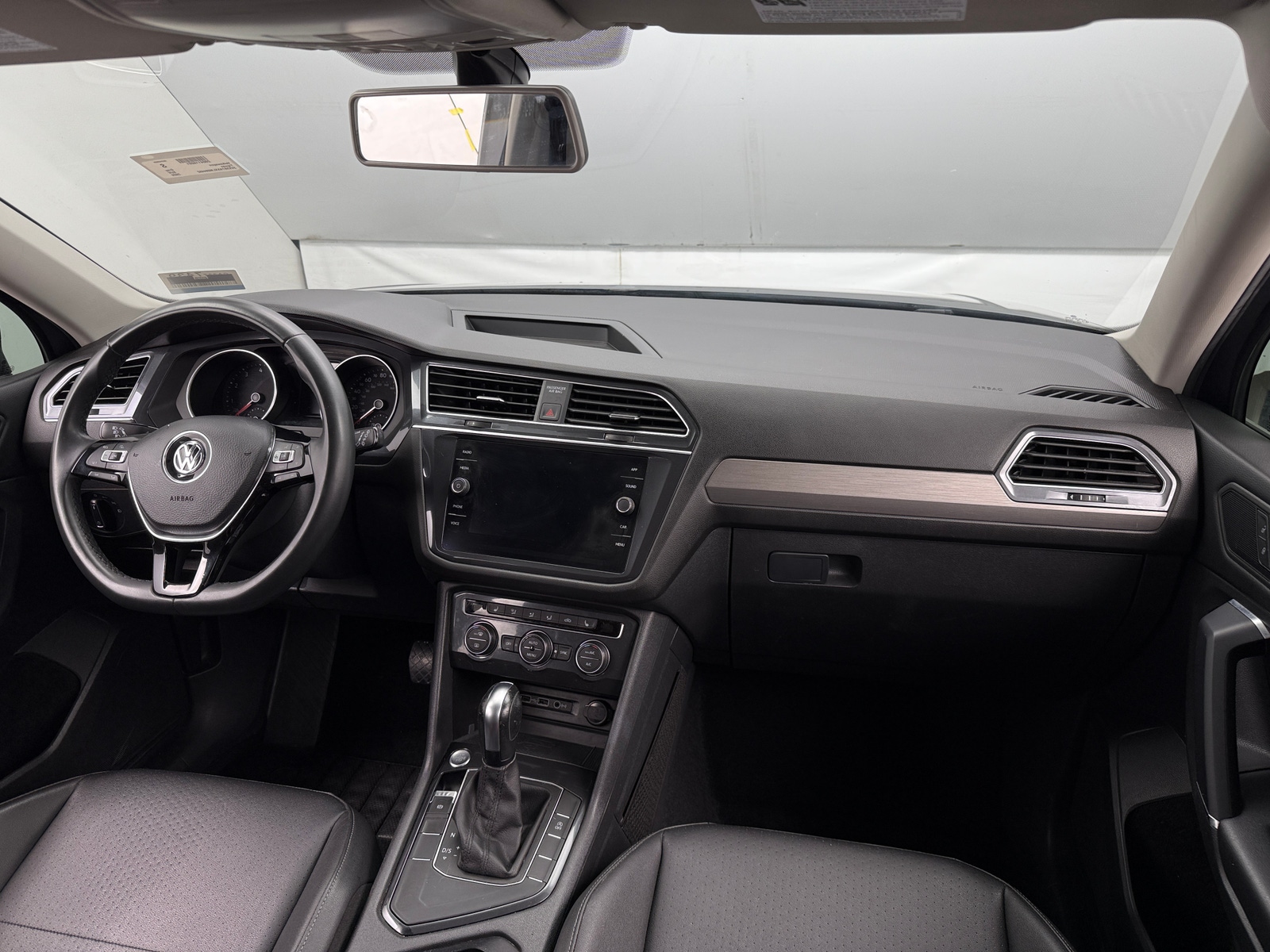 Thumbnail: 2020 Volkswagen Tiguan - 2