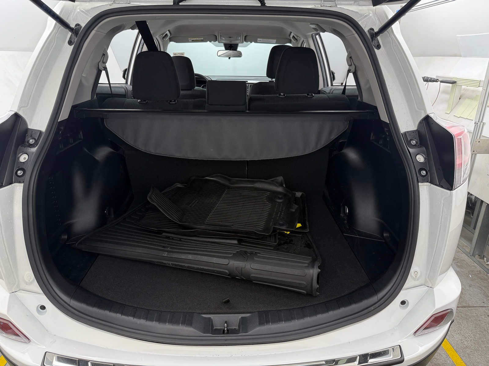 Thumbnail: 2018 Toyota RAV4 - 7